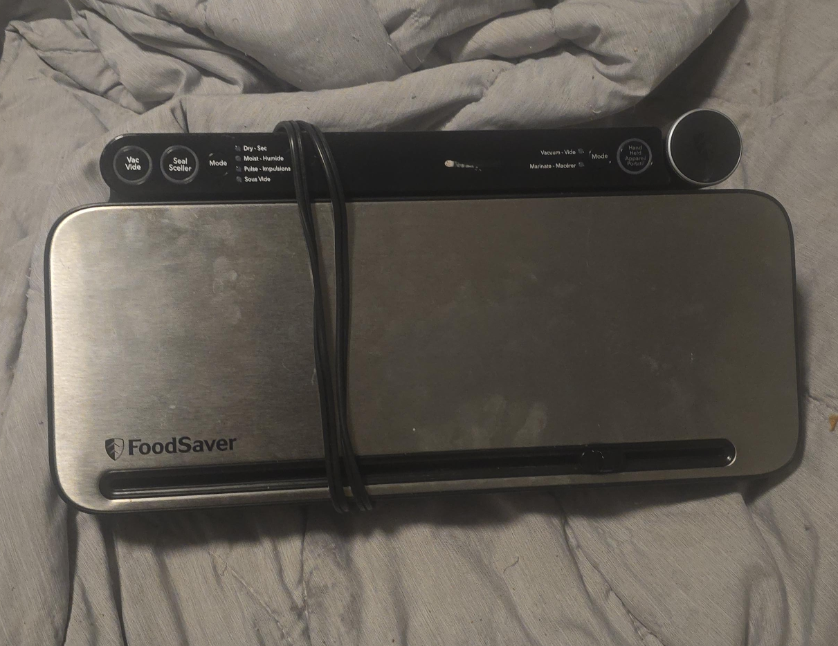 FoodSaver Vacuum Sealer thumbnail