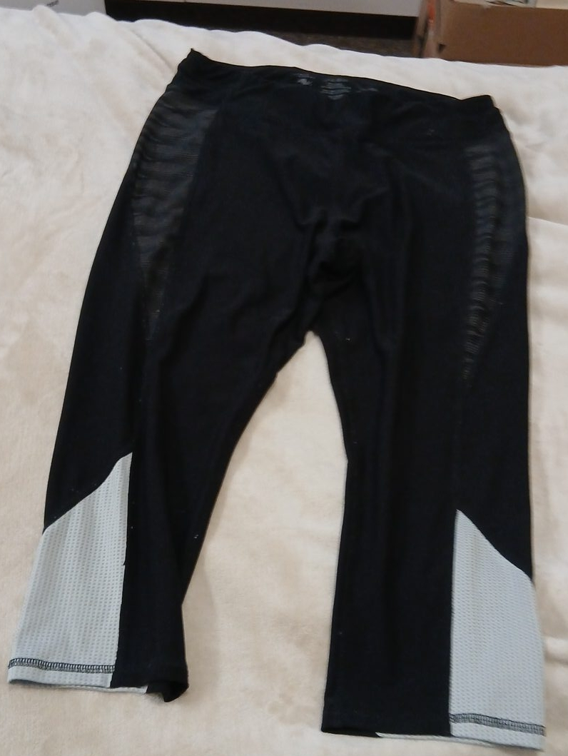 Athleta Black Crop Leggings