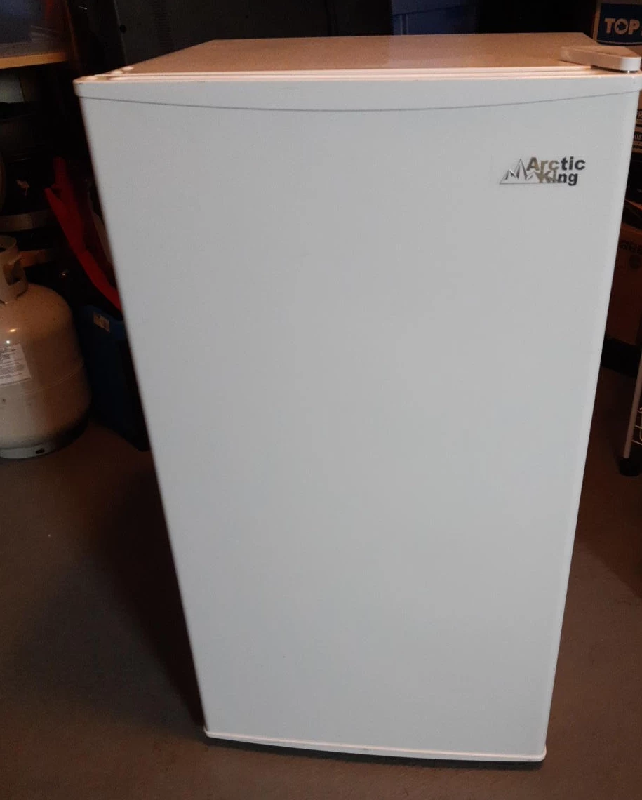 Arctic King Mini Fridge - White thumbnail