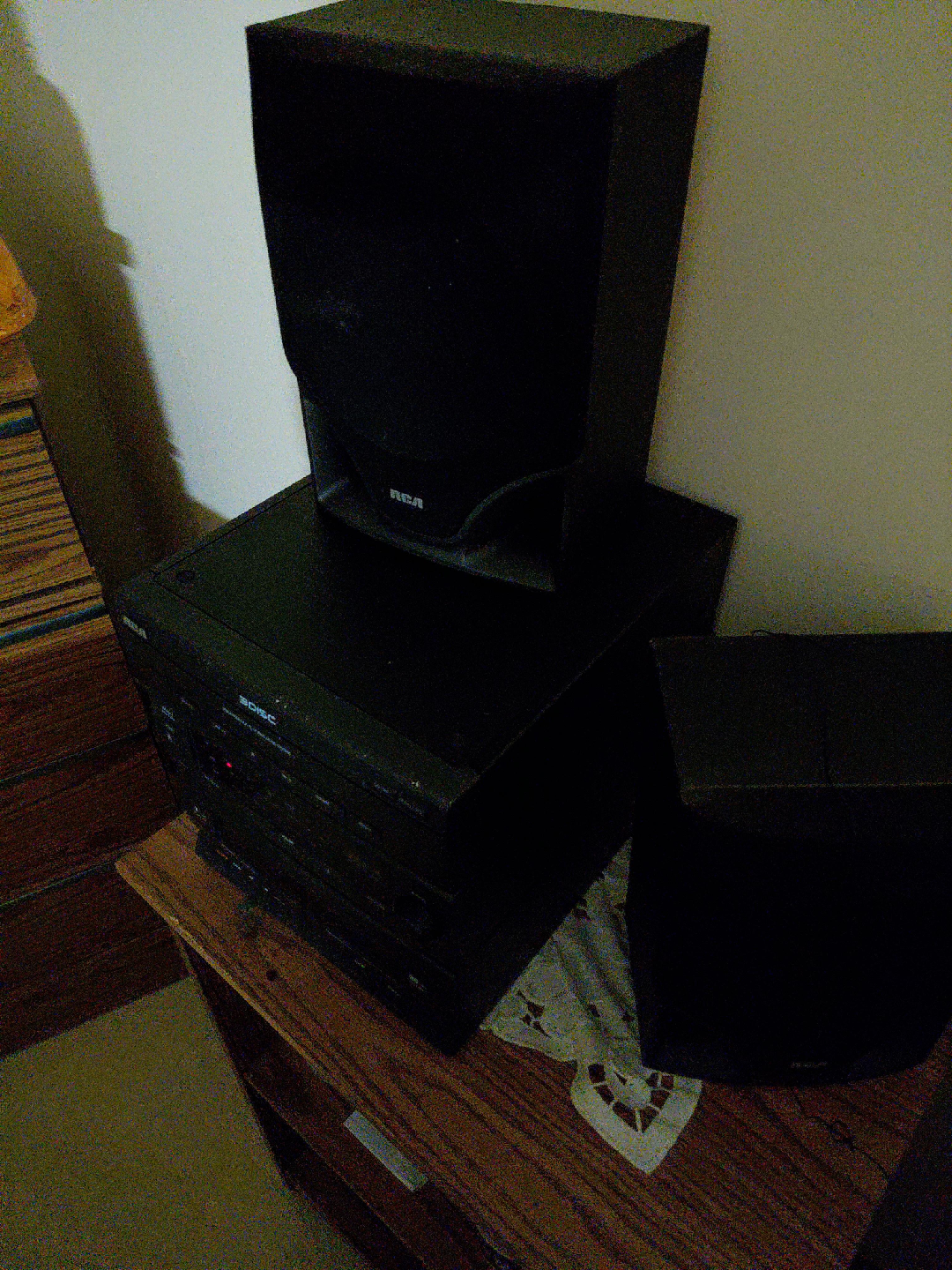 RCA Stereo System with Speakers thumbnail