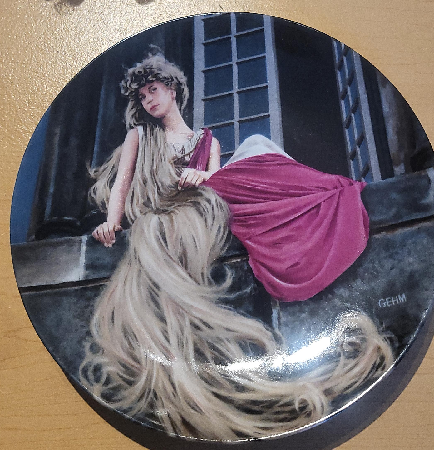 Decorative Plate with Woman Design thumbnail