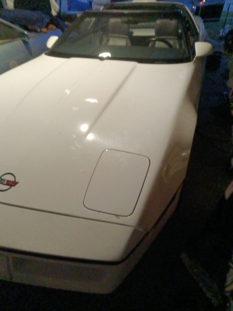 White Chevrolet Corvette thumbnail
