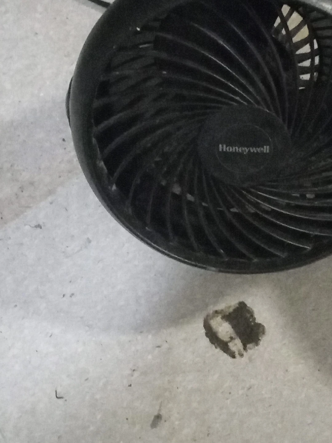 Honeywell Table Fan - Black