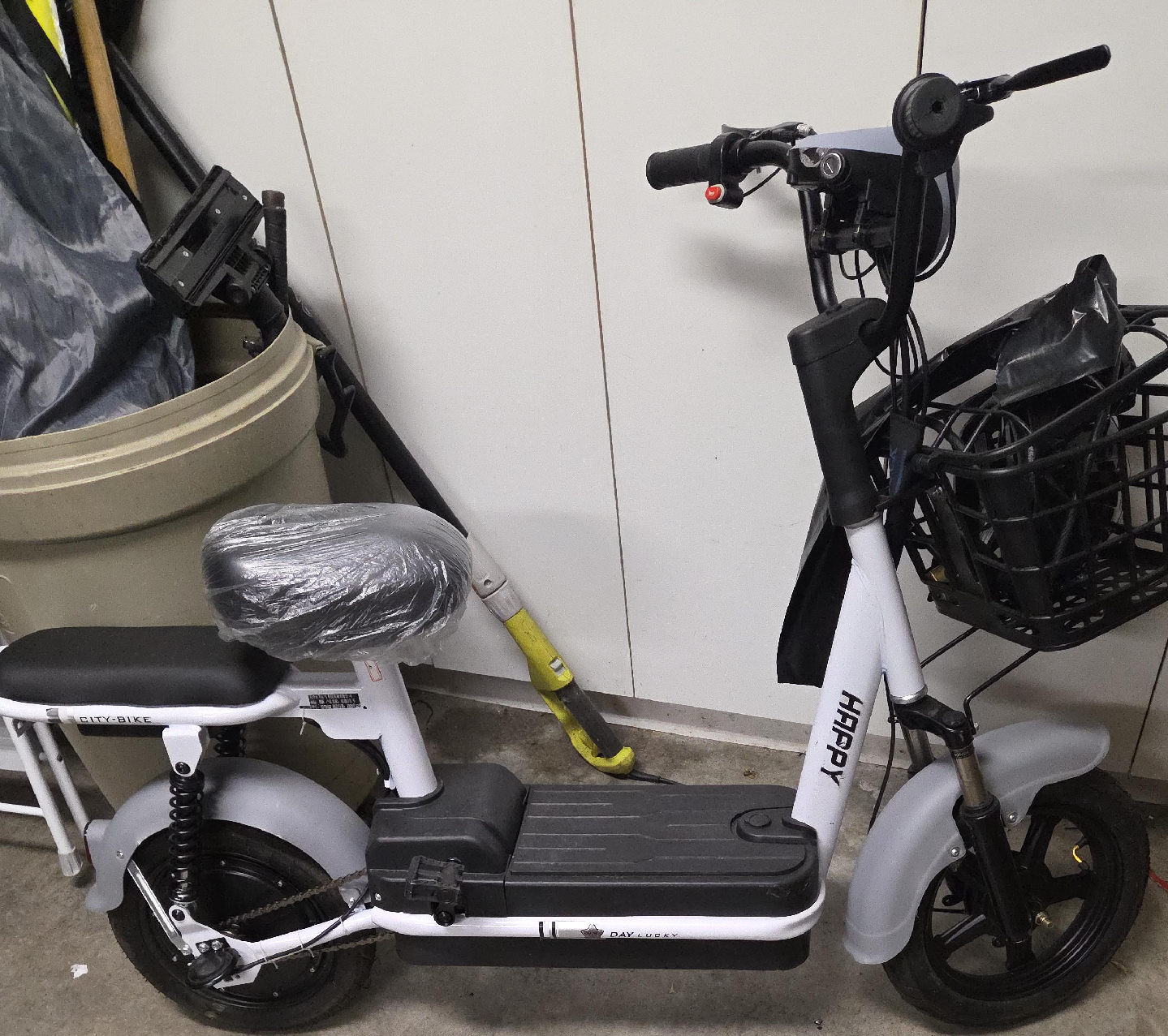 Happy Day Lucky City Bike E-Bike thumbnail