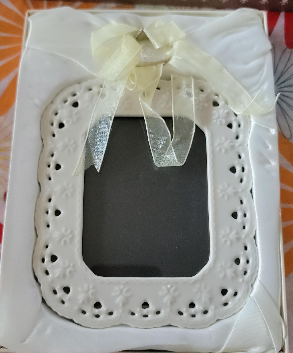 Cream Lace Hanging Photo Frame - New in Box! thumbnail