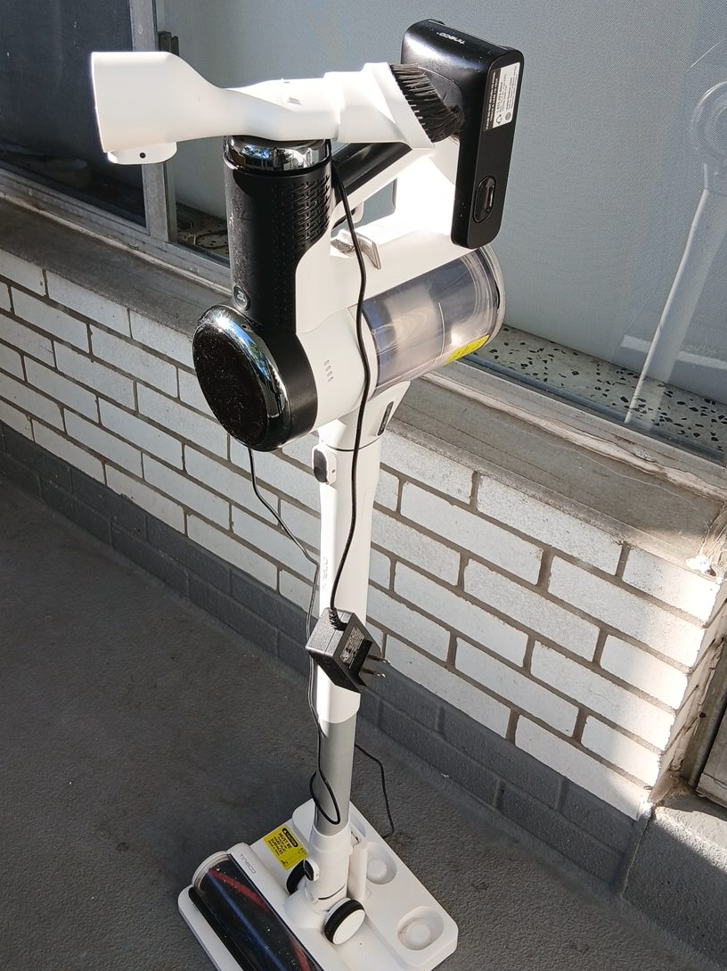 Tineco Cordless Vacuum - Lightweight thumbnail