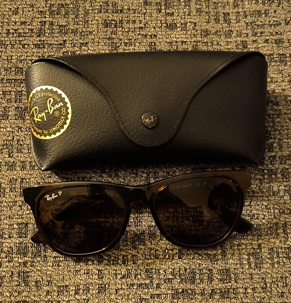 Ray-Ban Sunglasses with Case