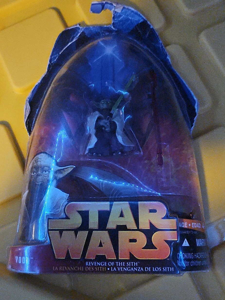 Star Wars Revenge of the Sith Yoda Action Figure image indicator(1)