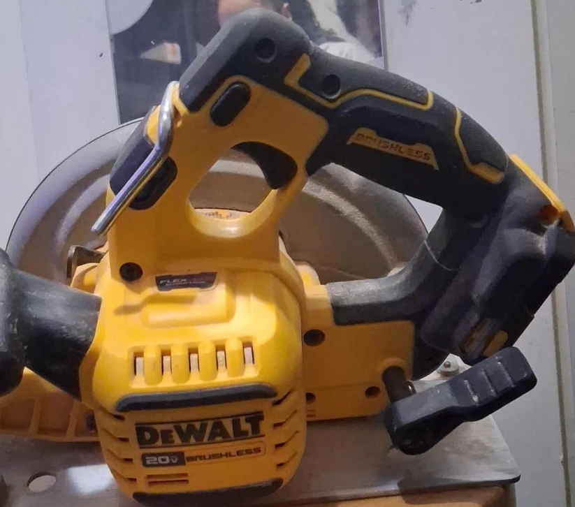 Cortadora circular DeWALT 20v