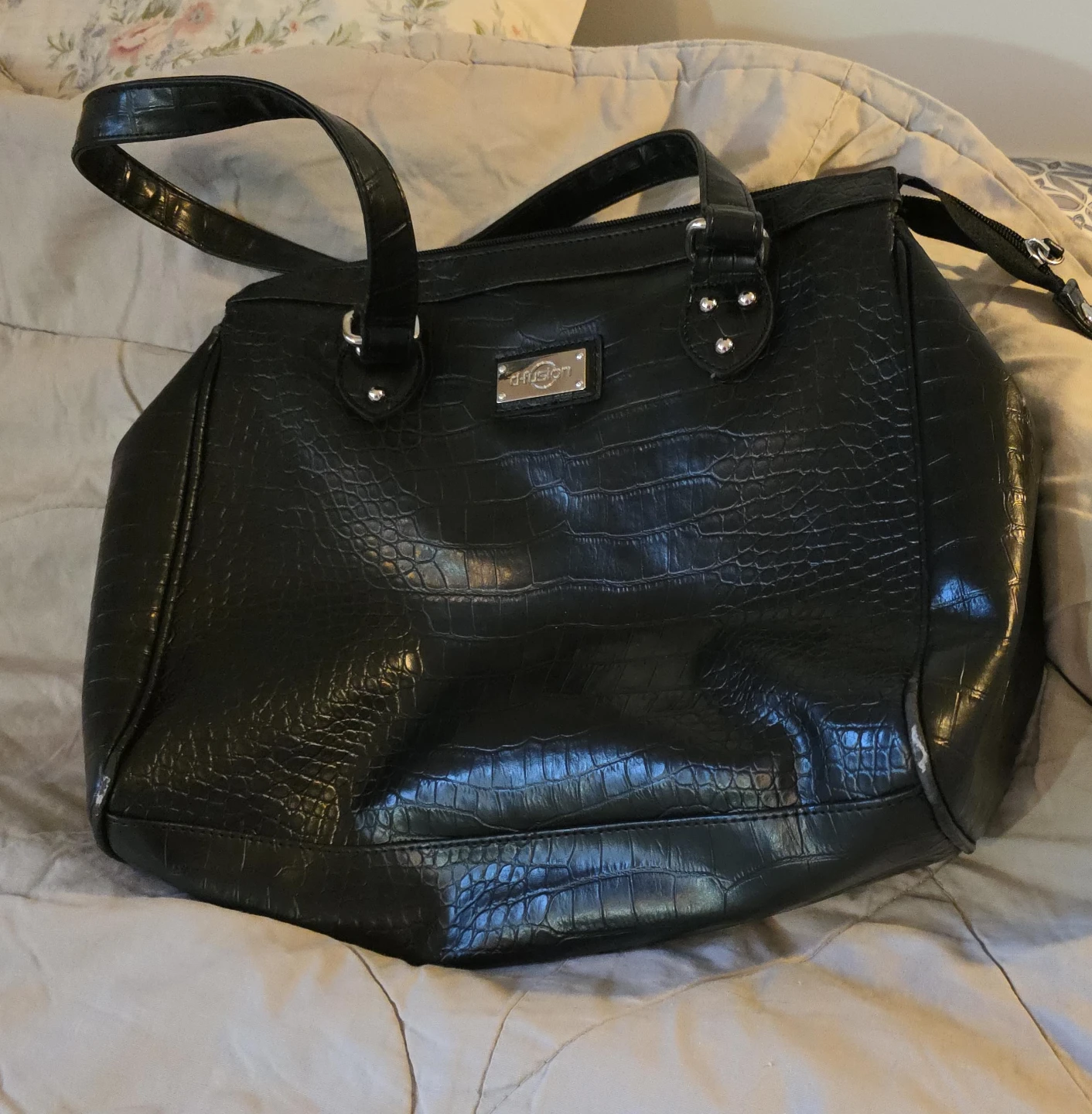 D-Fusion Black Tote Hand Bag image indicator(2)