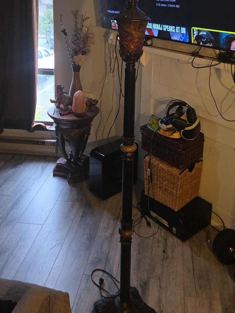 Floor Lamp - Great Condition