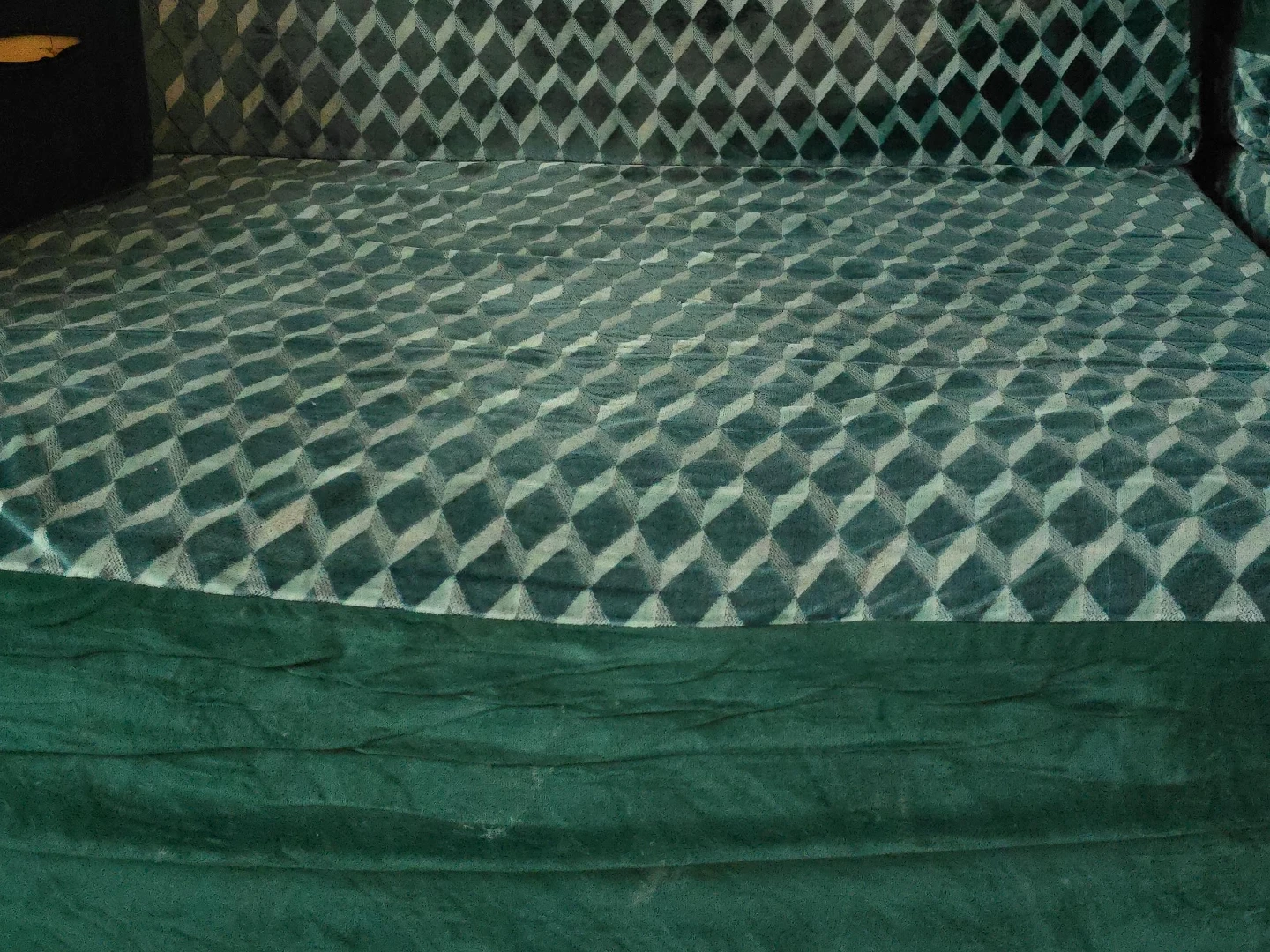 Green Diamond Pattern Sofa