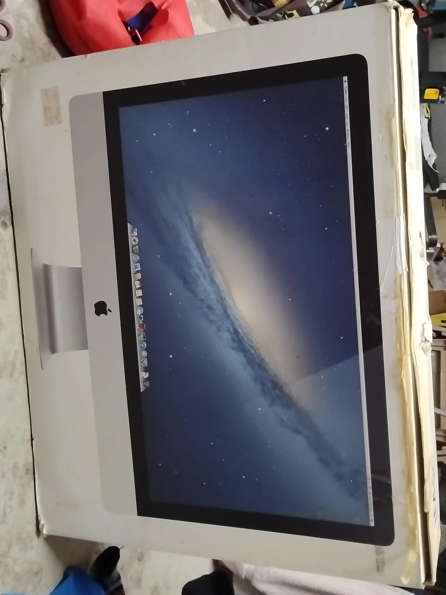 Apple iMac Desktop Computer