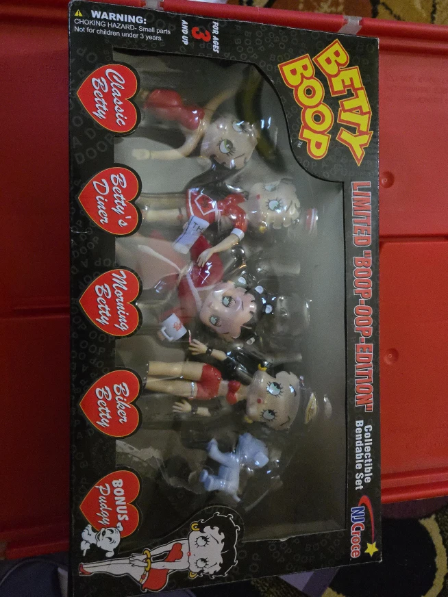 Betty Boop Limited "Boop-OOP-Edition" Collectible Bendable Set