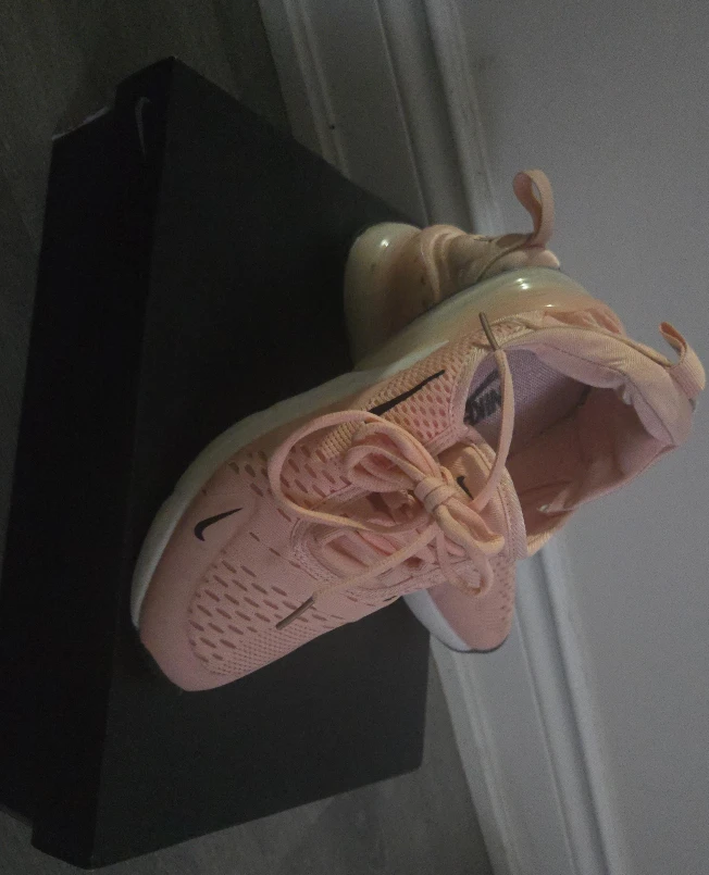 Nike Air Max 270 Peach, US 6.5