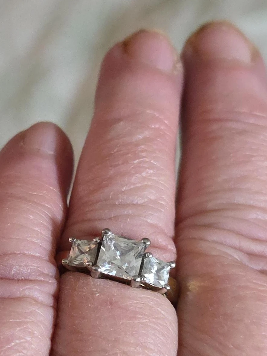 Vintage 10k Gold Ring with Cubic Zirconia image indicator(2)