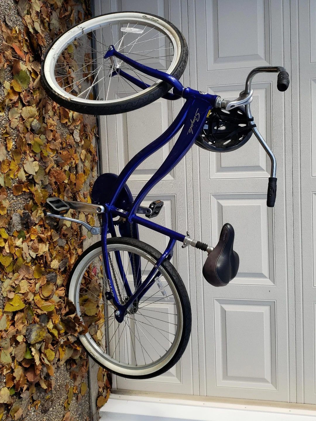 #Cleanout Giant Simple Cruiser Bike - Blue