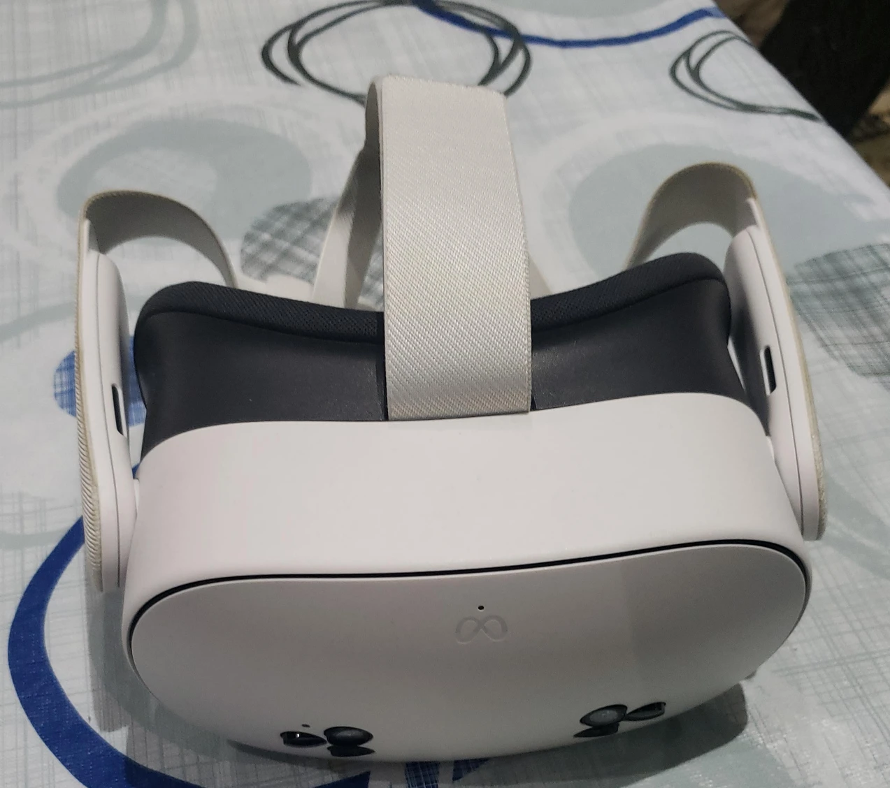 Meta Quest 3S 128 GB VR Headset - Like New!