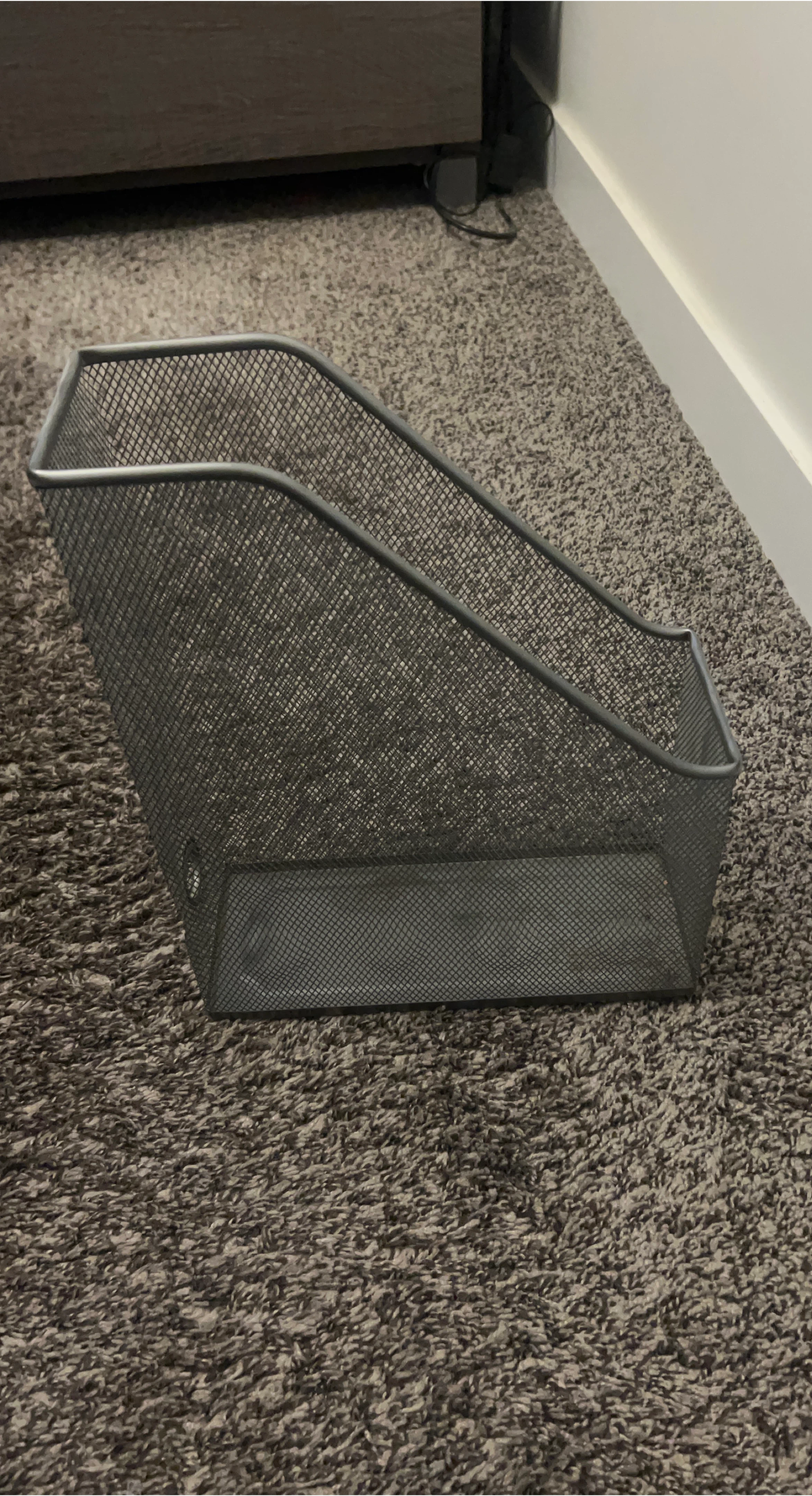 Mesh Magazine Rack - Silver thumbnail