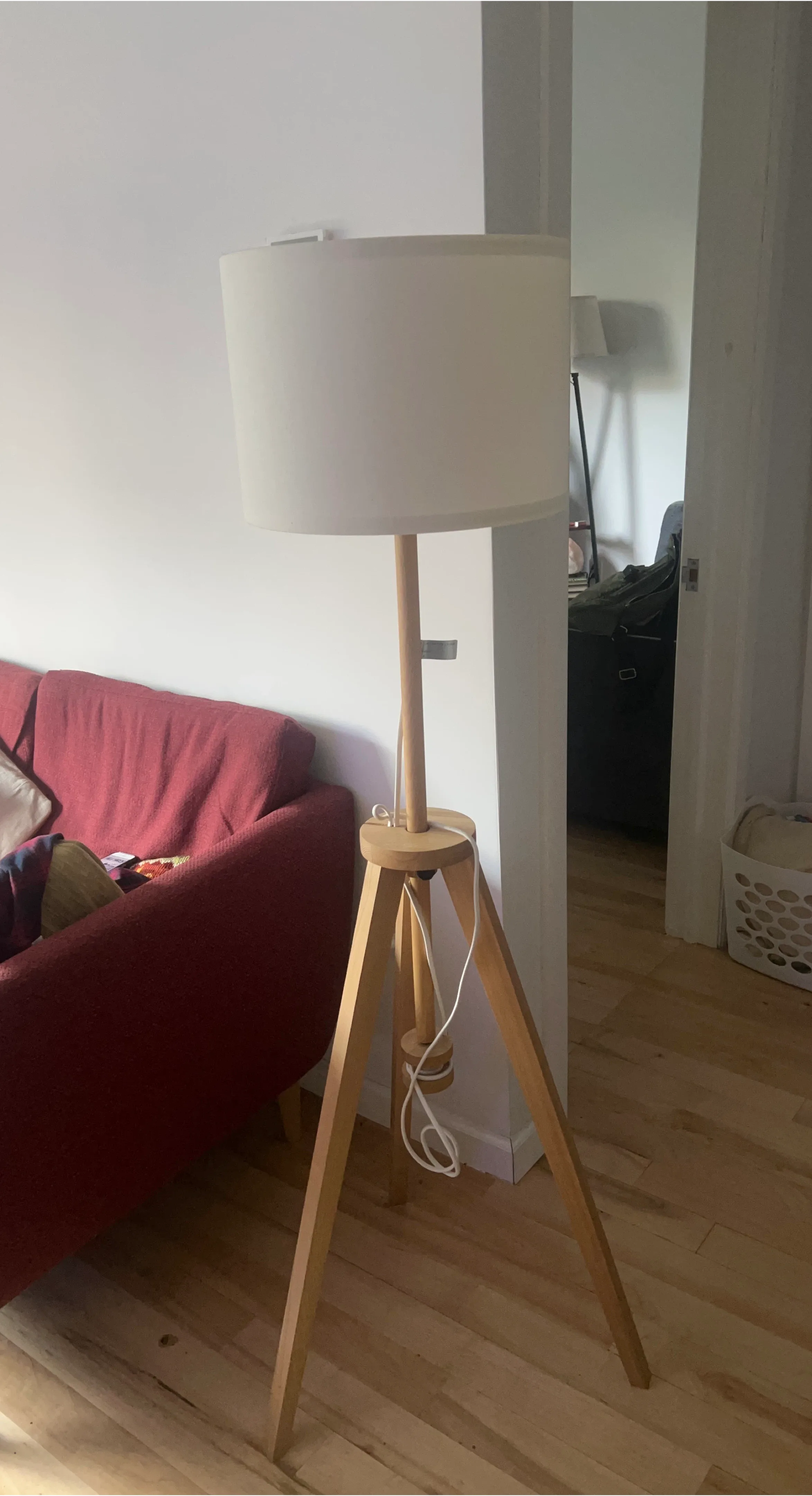 LAUTERS Wooden Floorlamp with LED Bulb