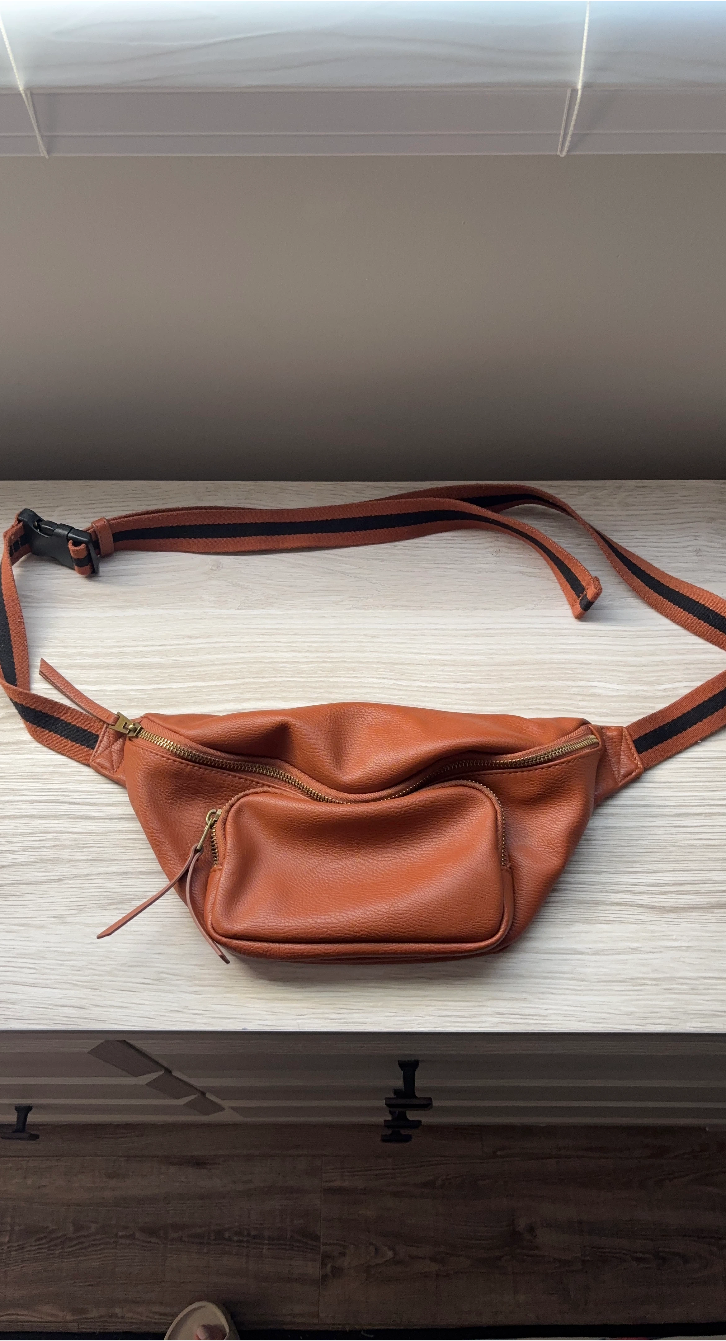 Universal Thread Goods