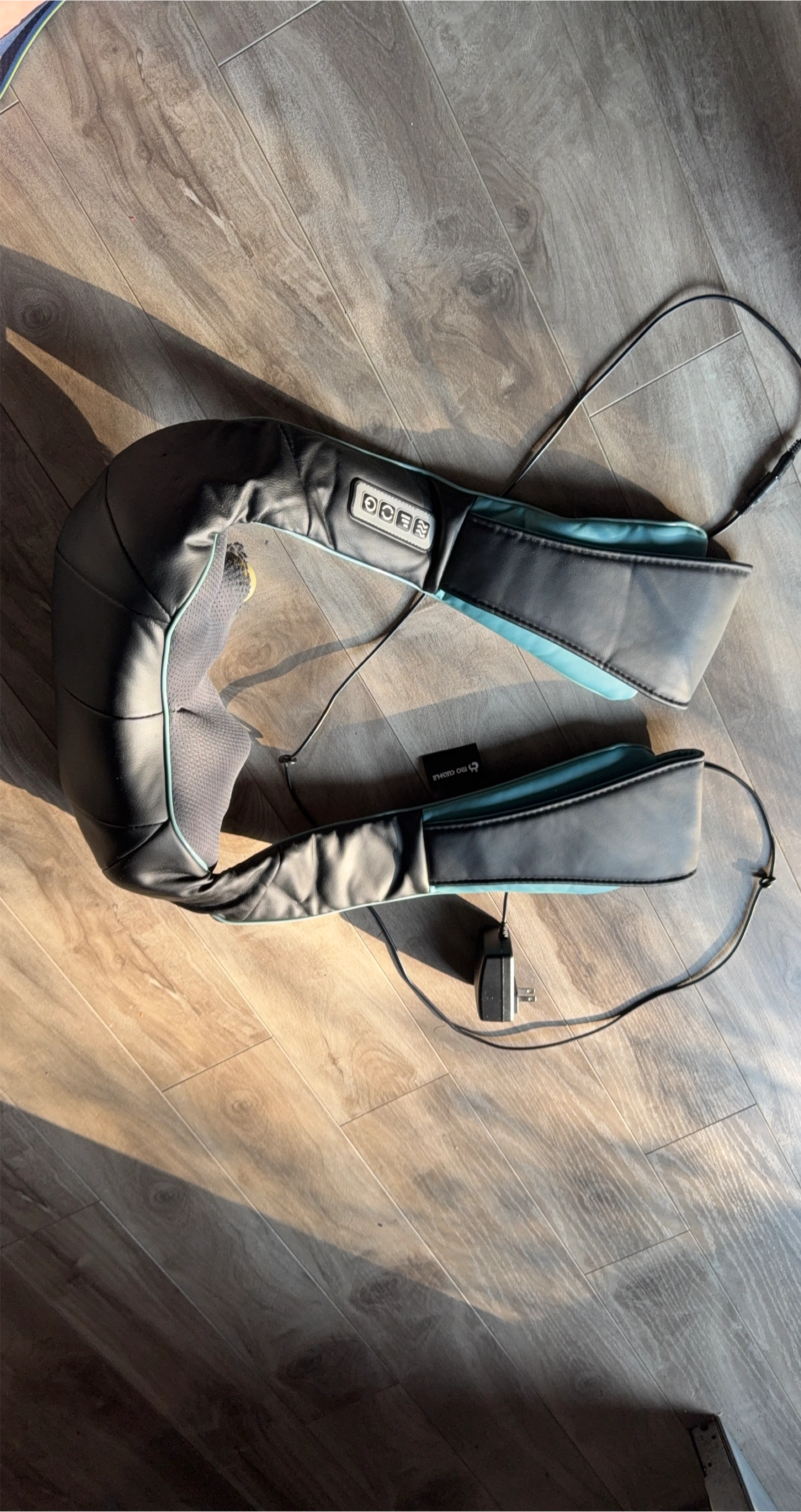 ISOtunes DECO Massager - Neck & Shoulder thumbnail