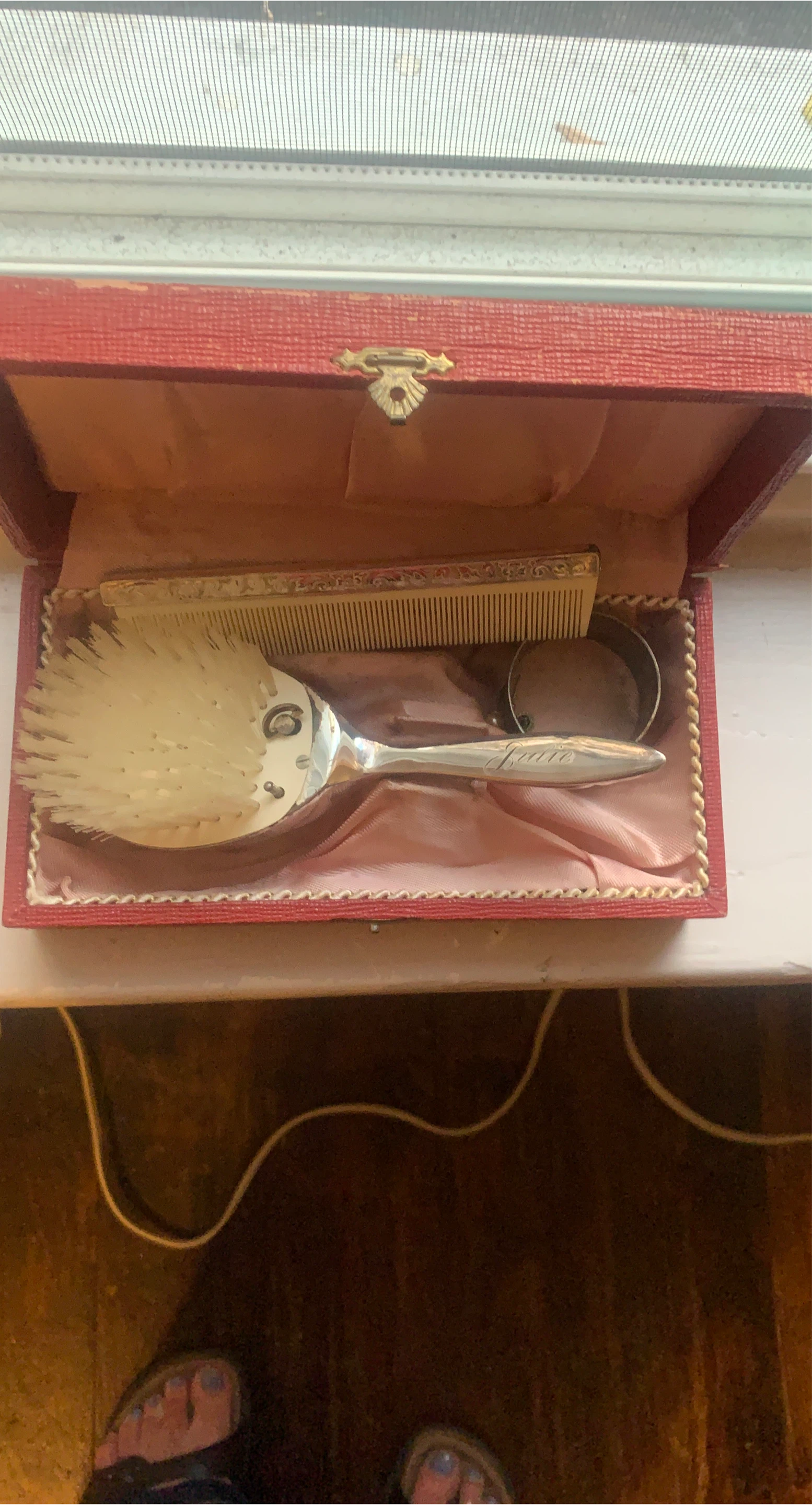 Vintage Brush, Comb & Mirror Set thumbnail