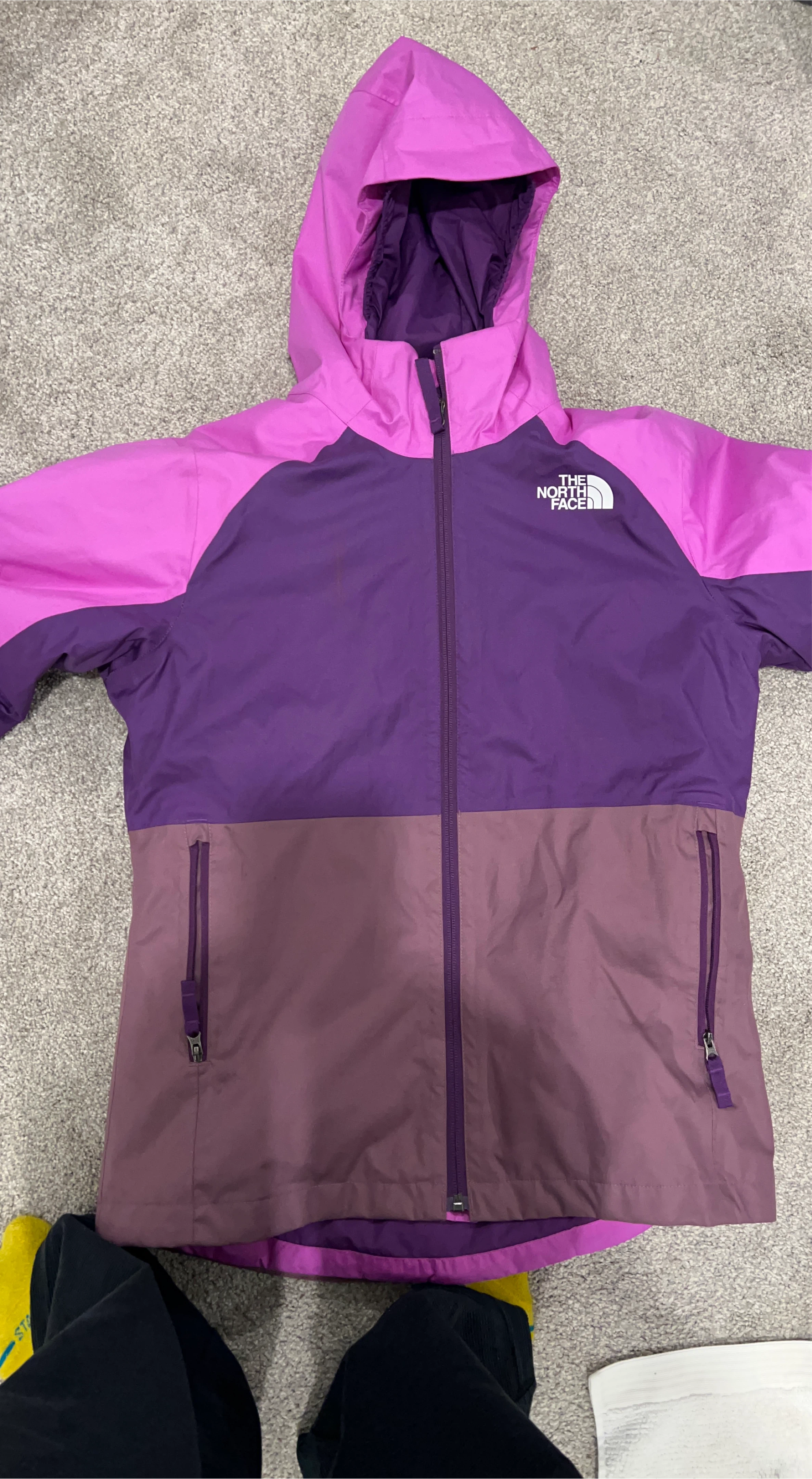 The North Face Girls' L/G Jacket - Purple