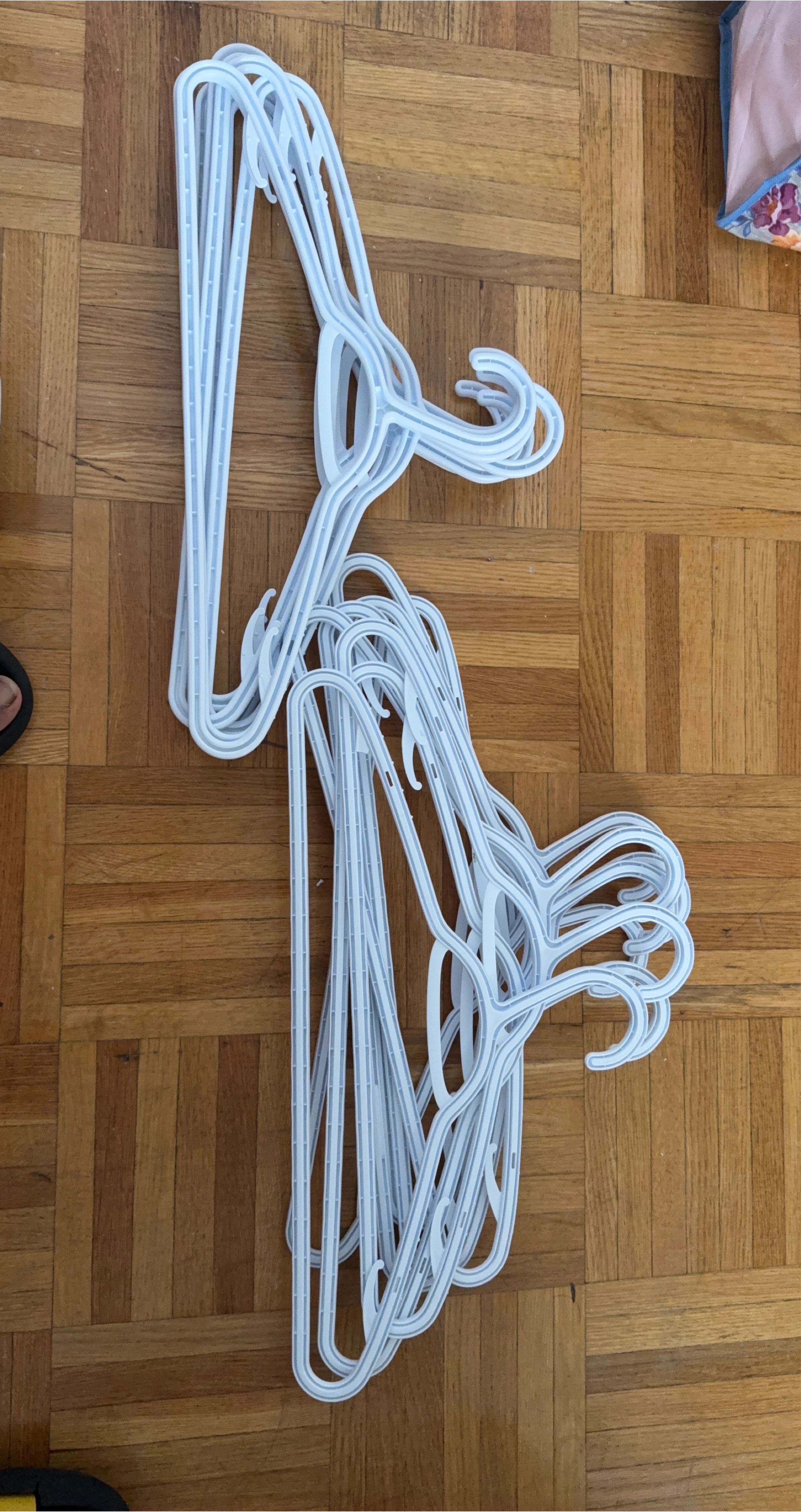 White Plastic Clothes Hangers (Lot of 20)