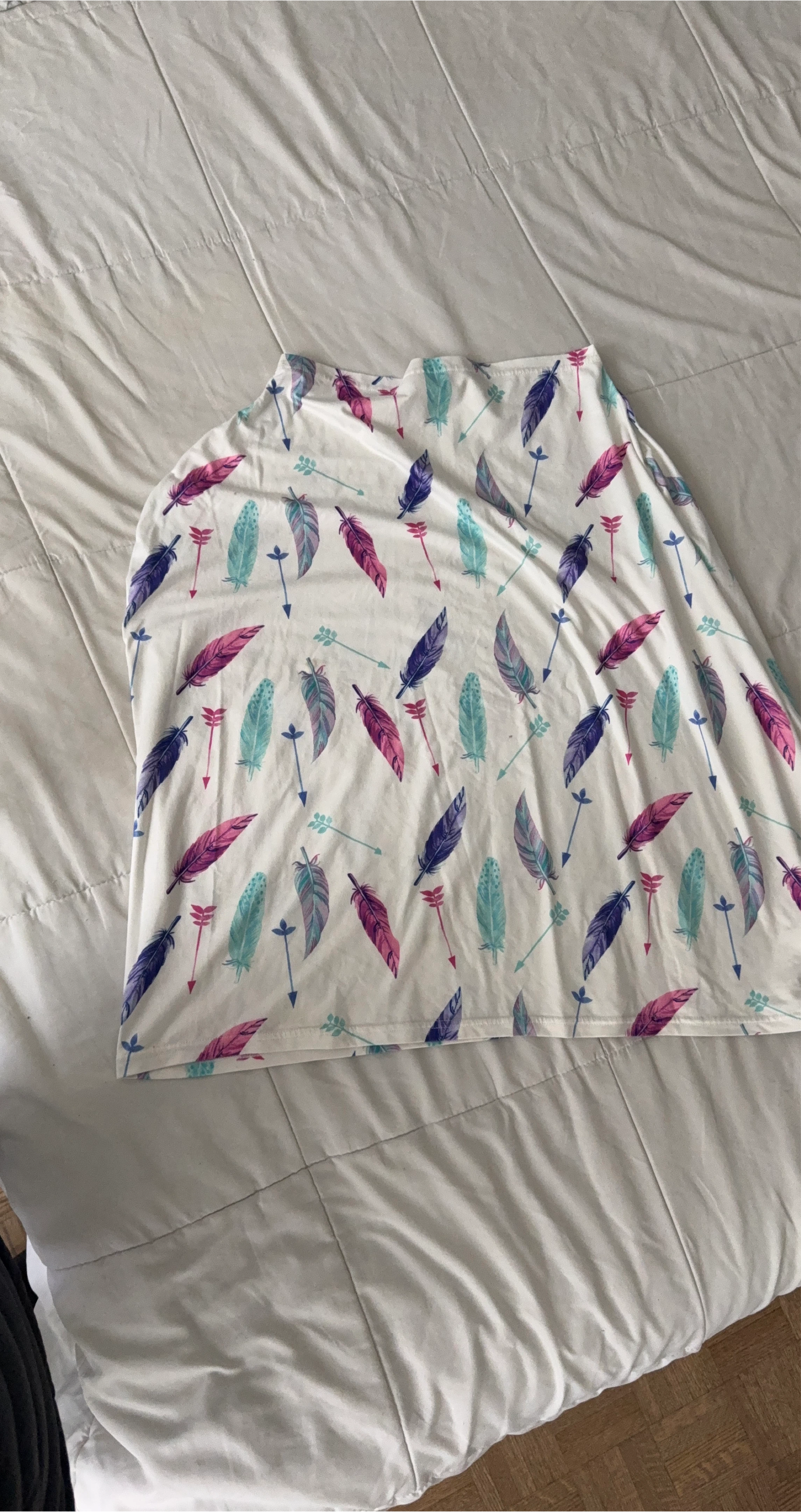 Nursing Cover with Feather and Arrow Design thumbnail