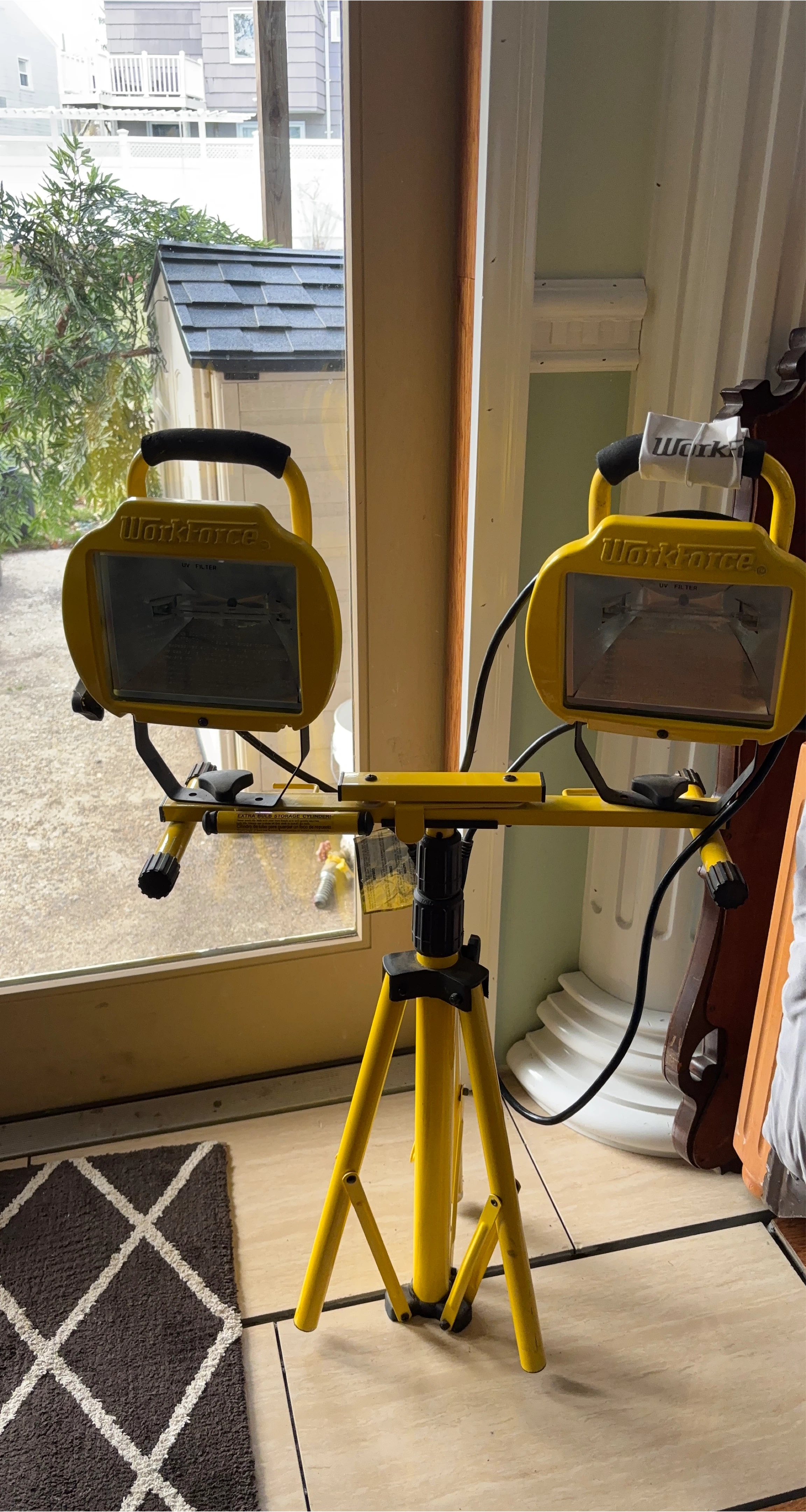 Workforce Halogen Work Light with Tripod Stand thumbnail