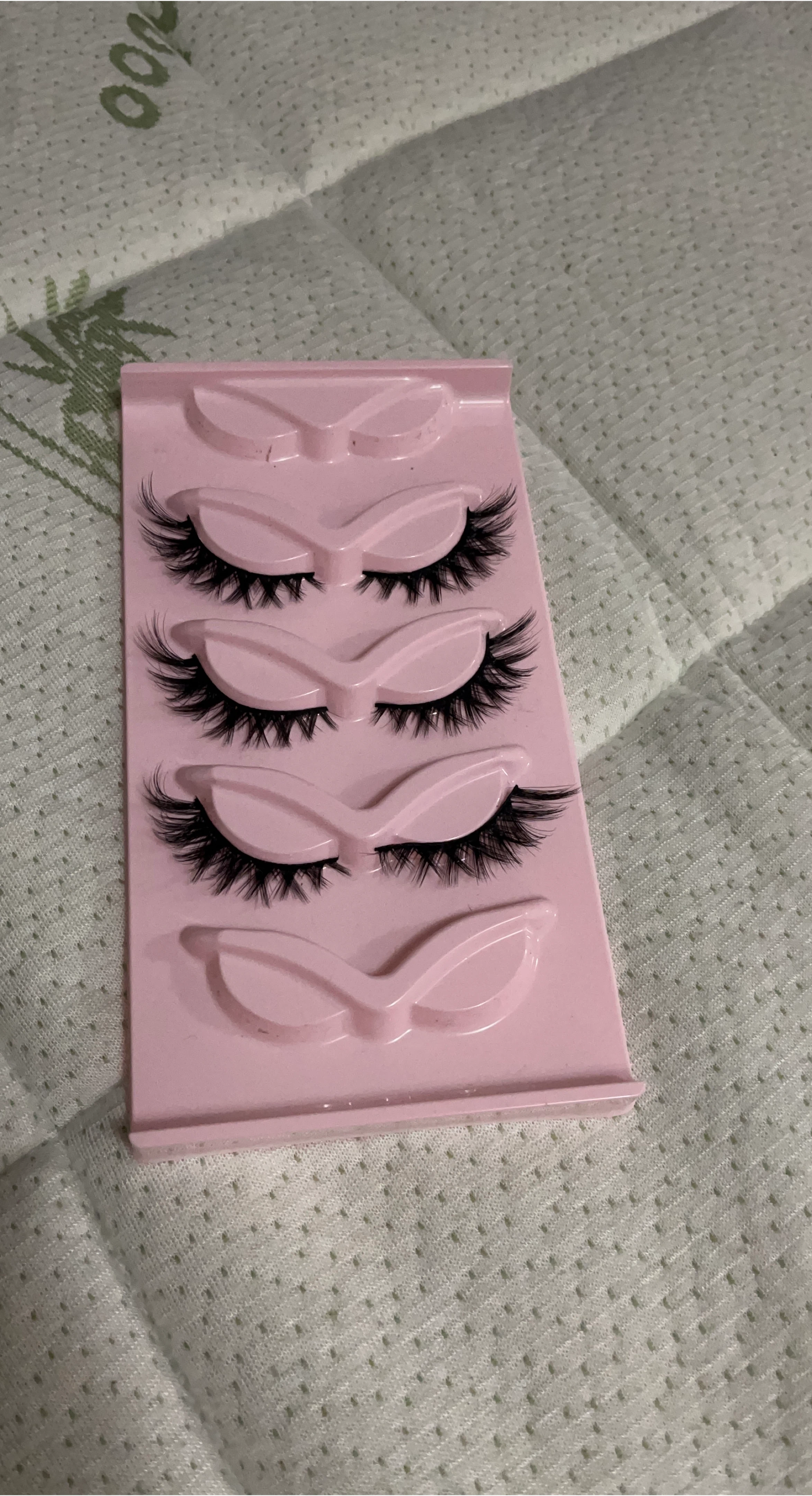 False Eyelashes - Pink Tray