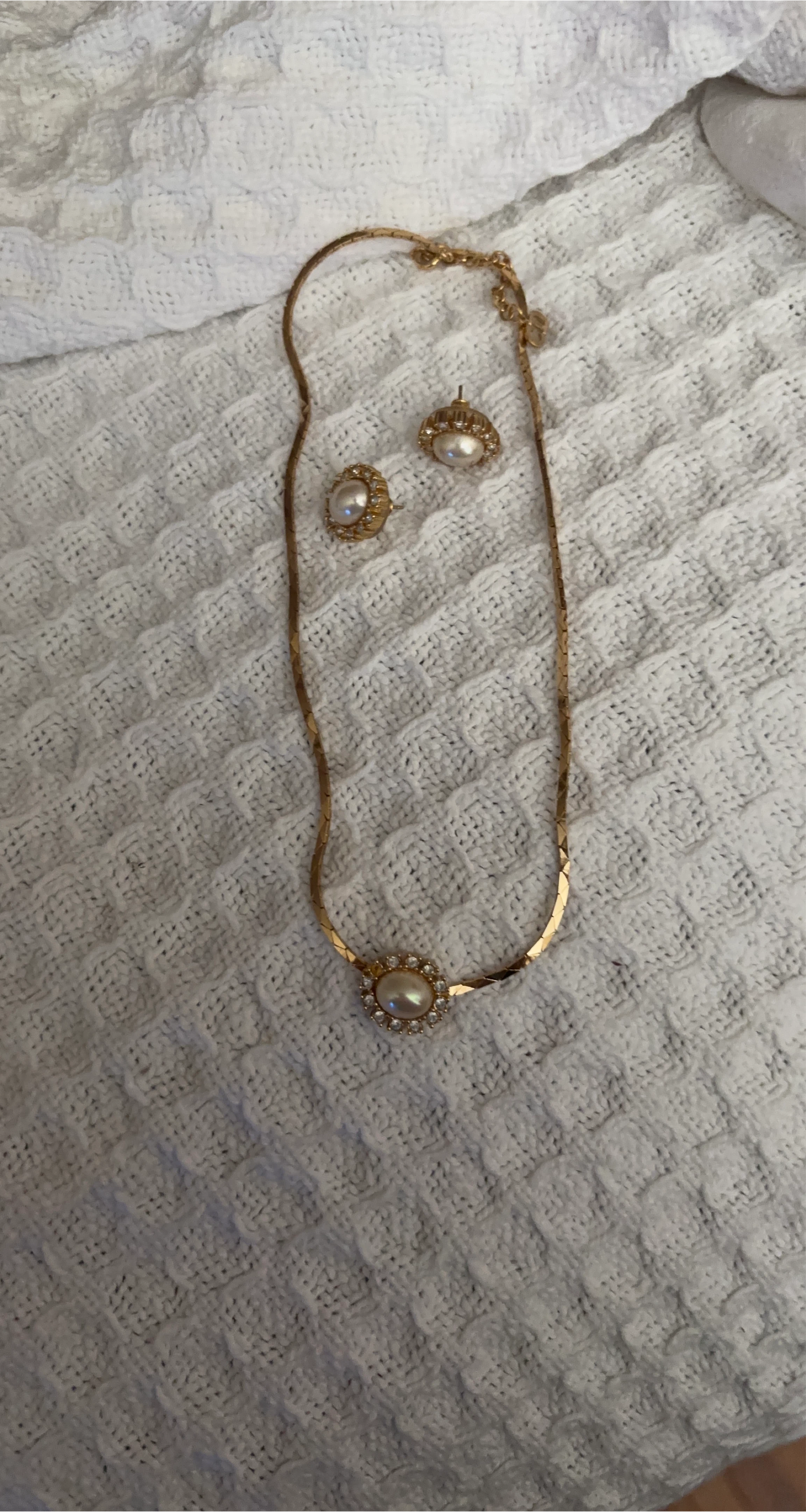 Vintage Gold Tone Pearl Necklace & Earrings Set
