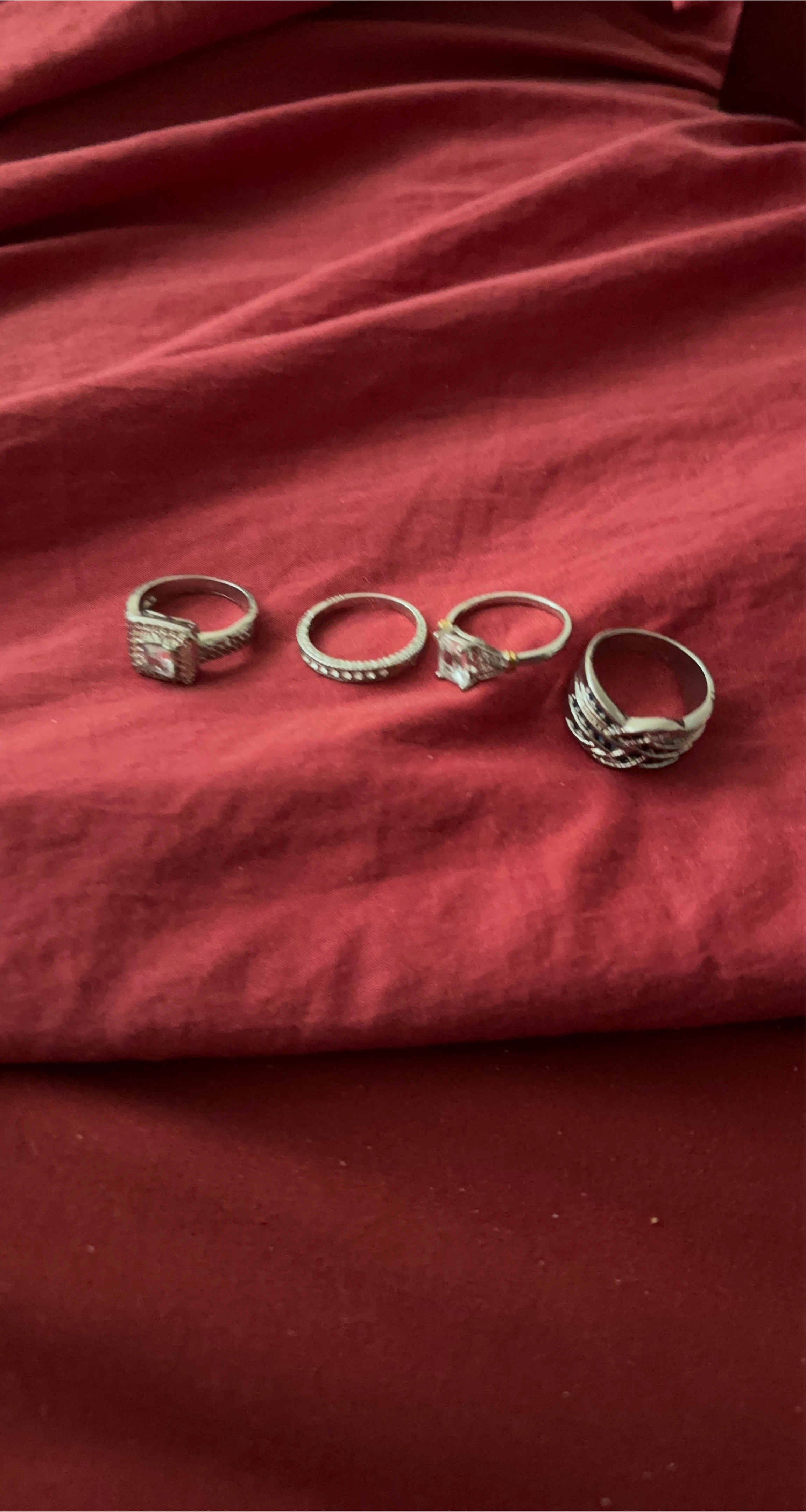 Set of 4 Silver Rings thumbnail