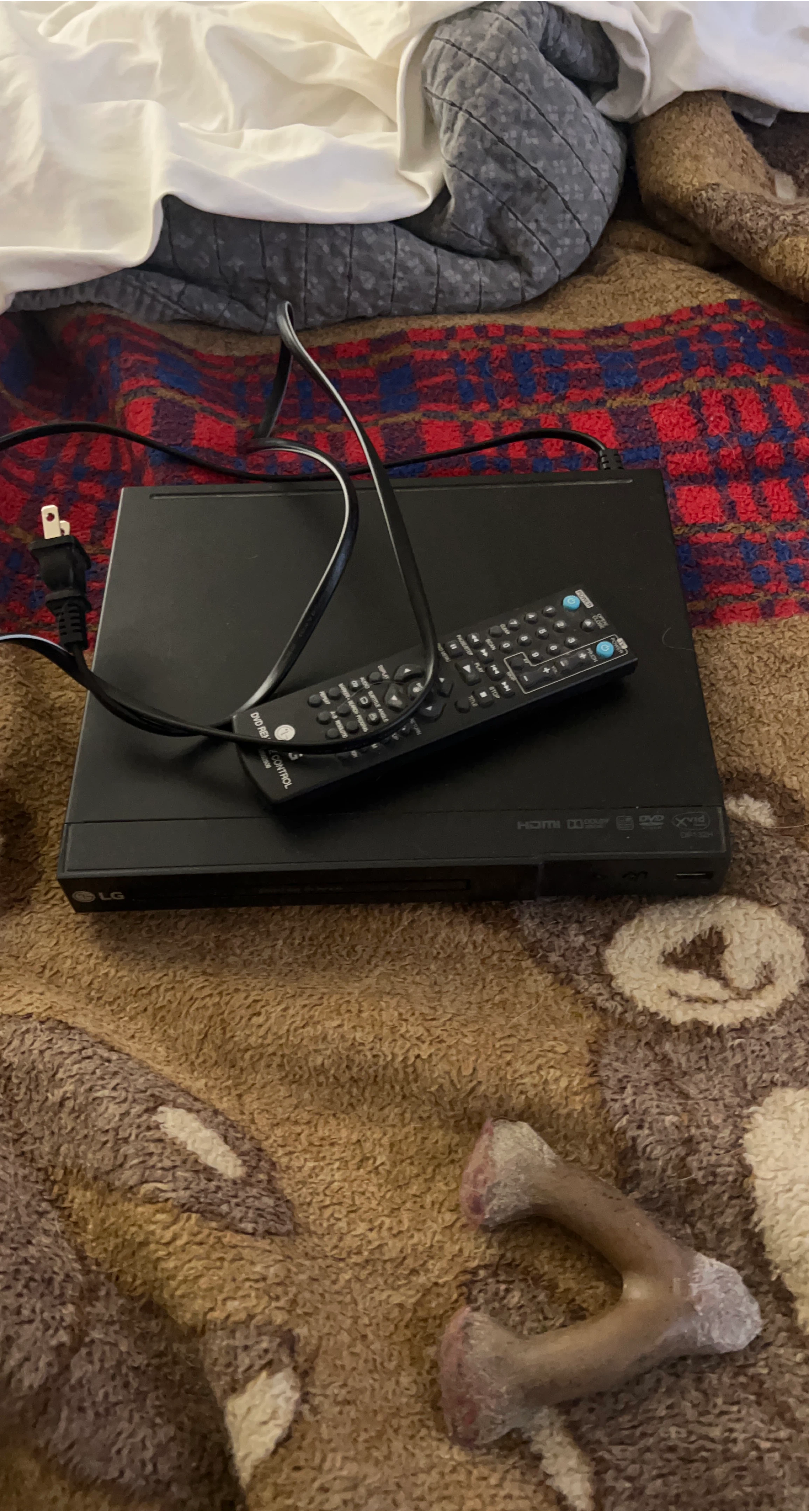 LG DVD Player with Remote thumbnail