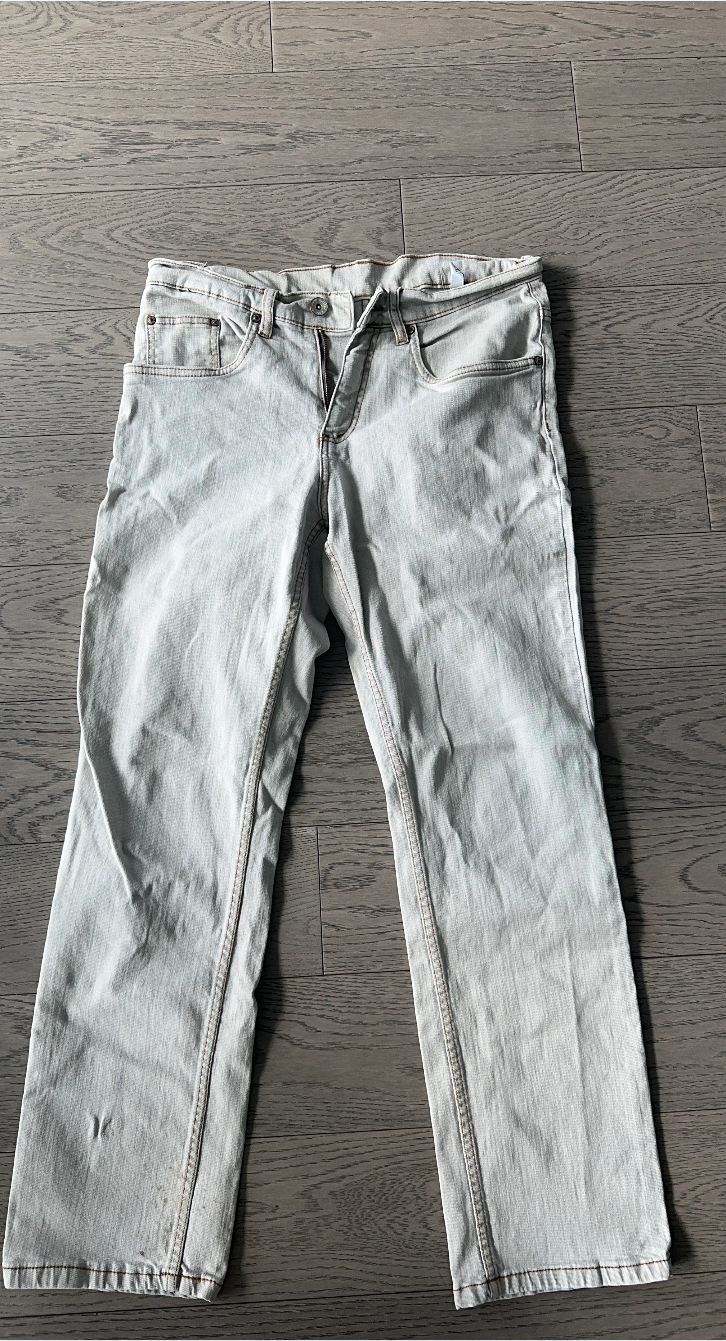 Light Wash Denim Jeans