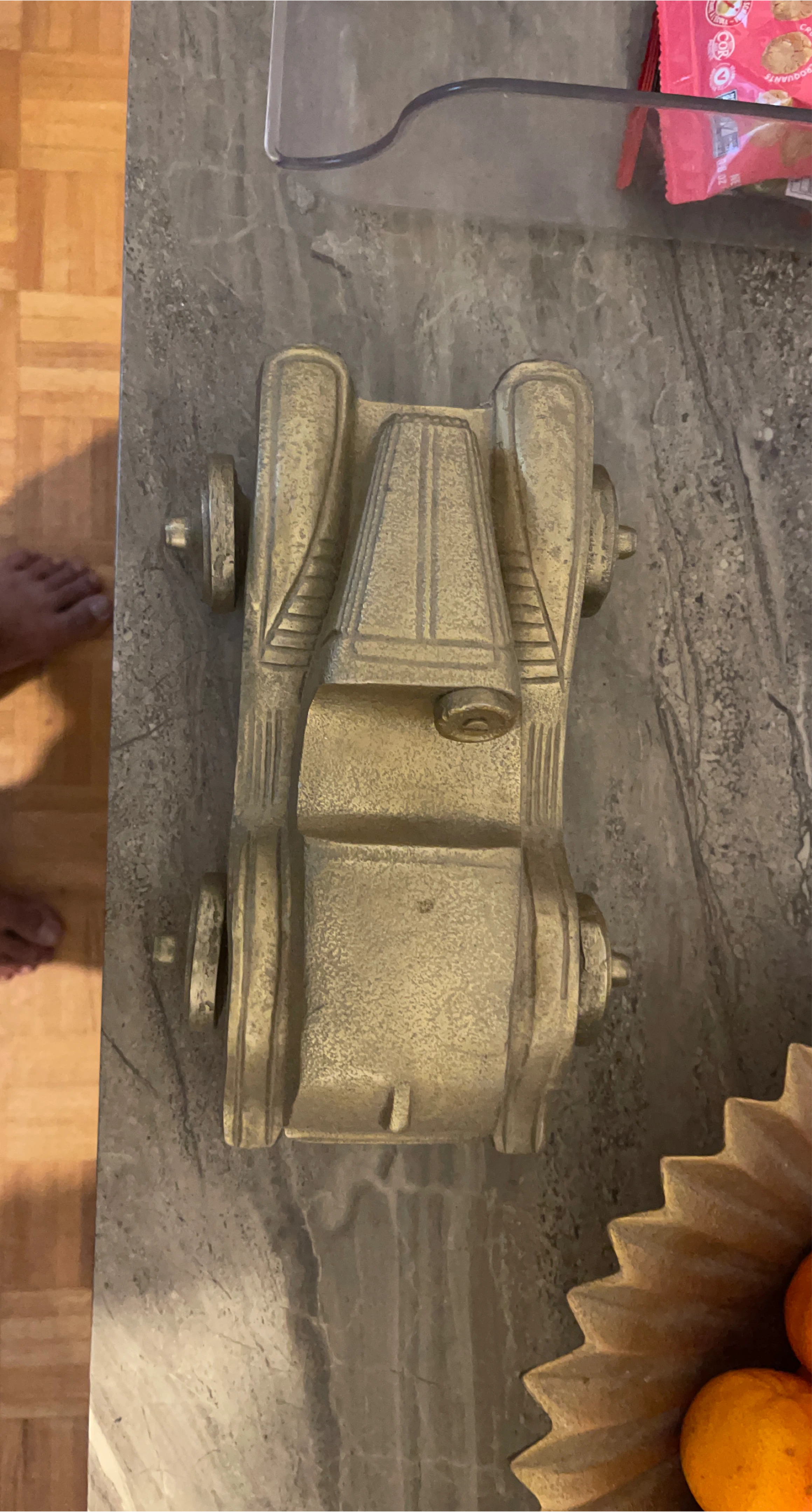 Vintage-Style Metal Car Decor