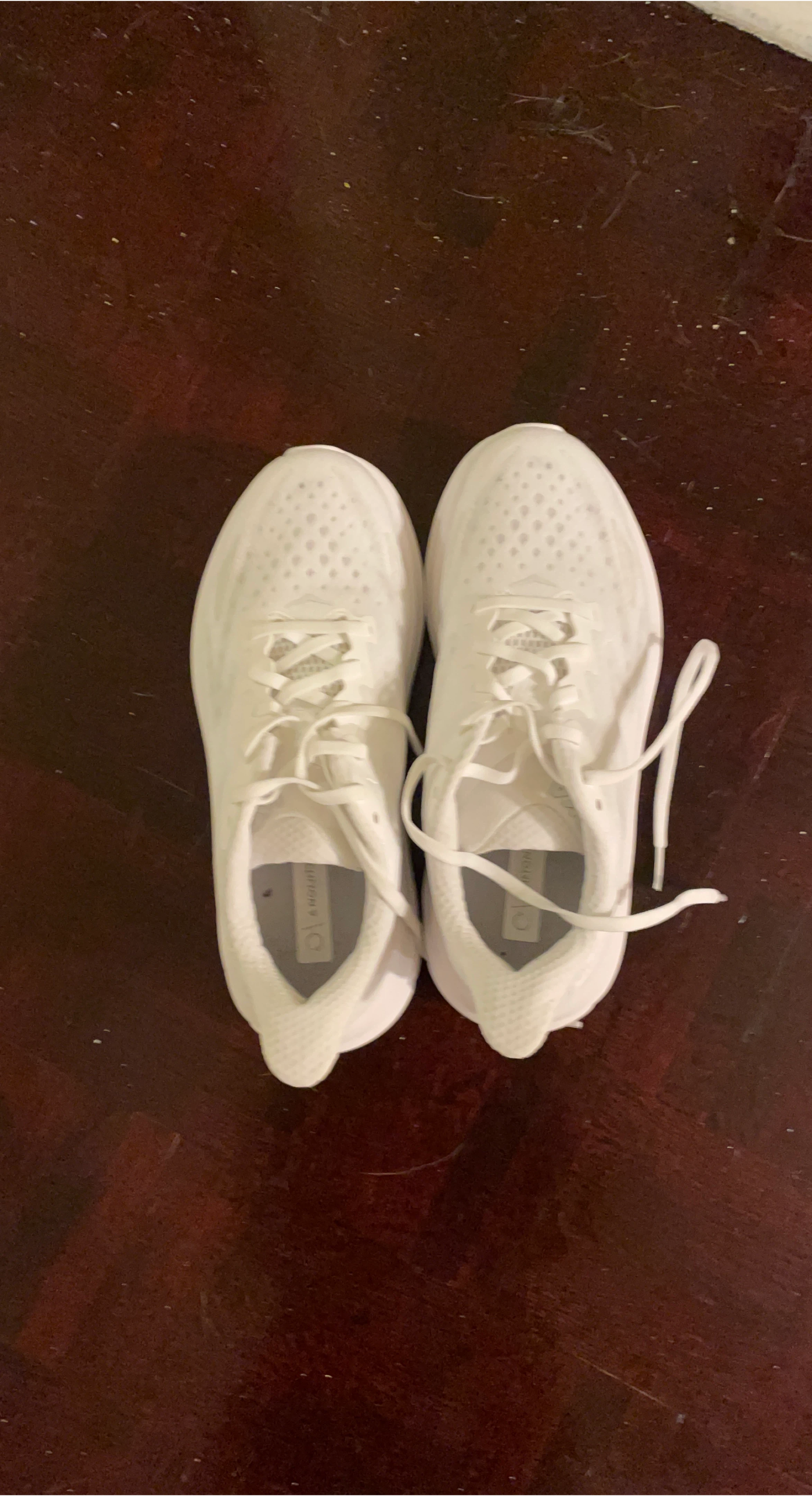 Hoka Clifton 9 Wide, US 7.5 White Sneakers