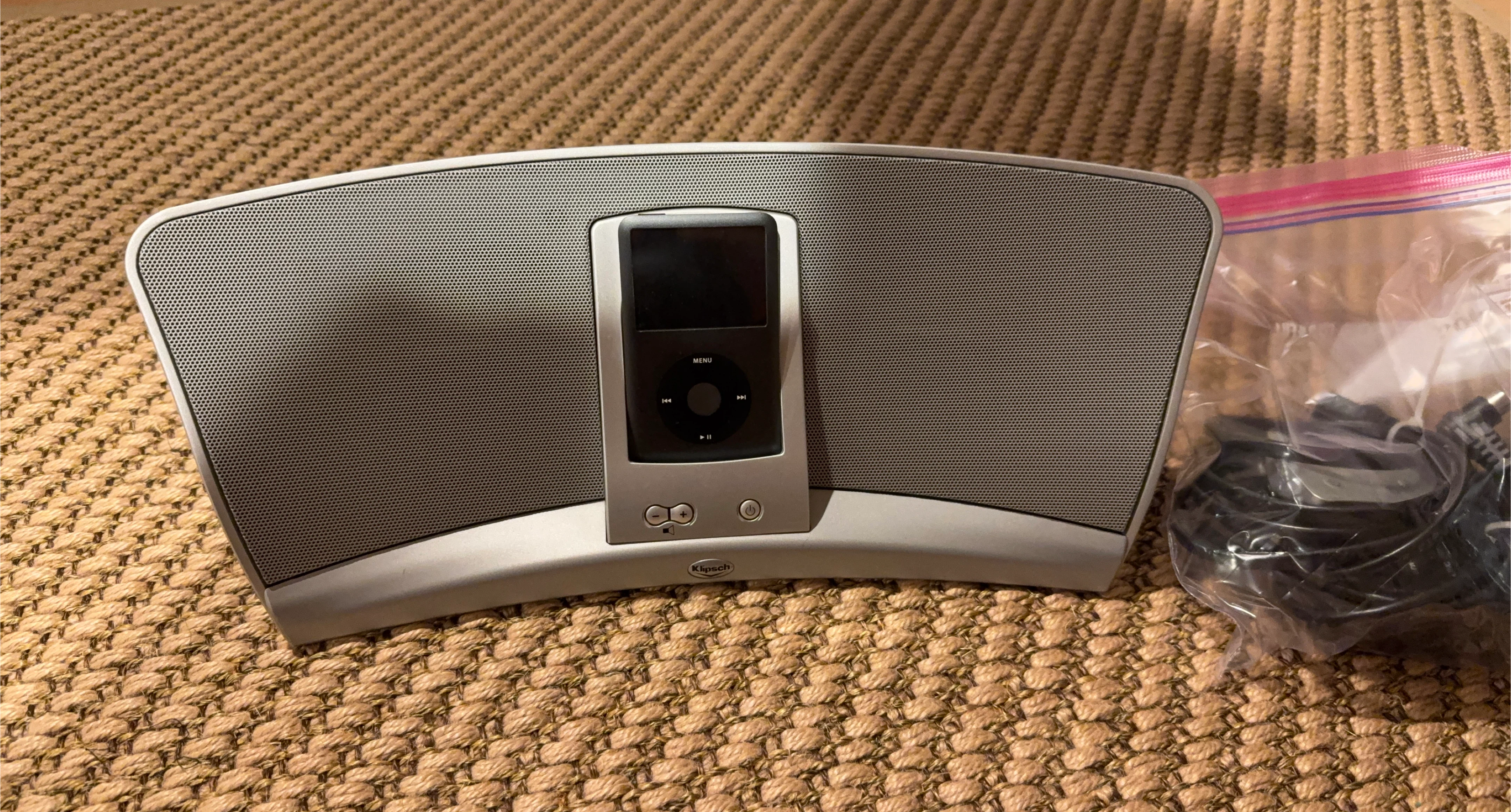 Klipsch iGroove HG iPod Docking Speaker and Apple iPod! thumbnail