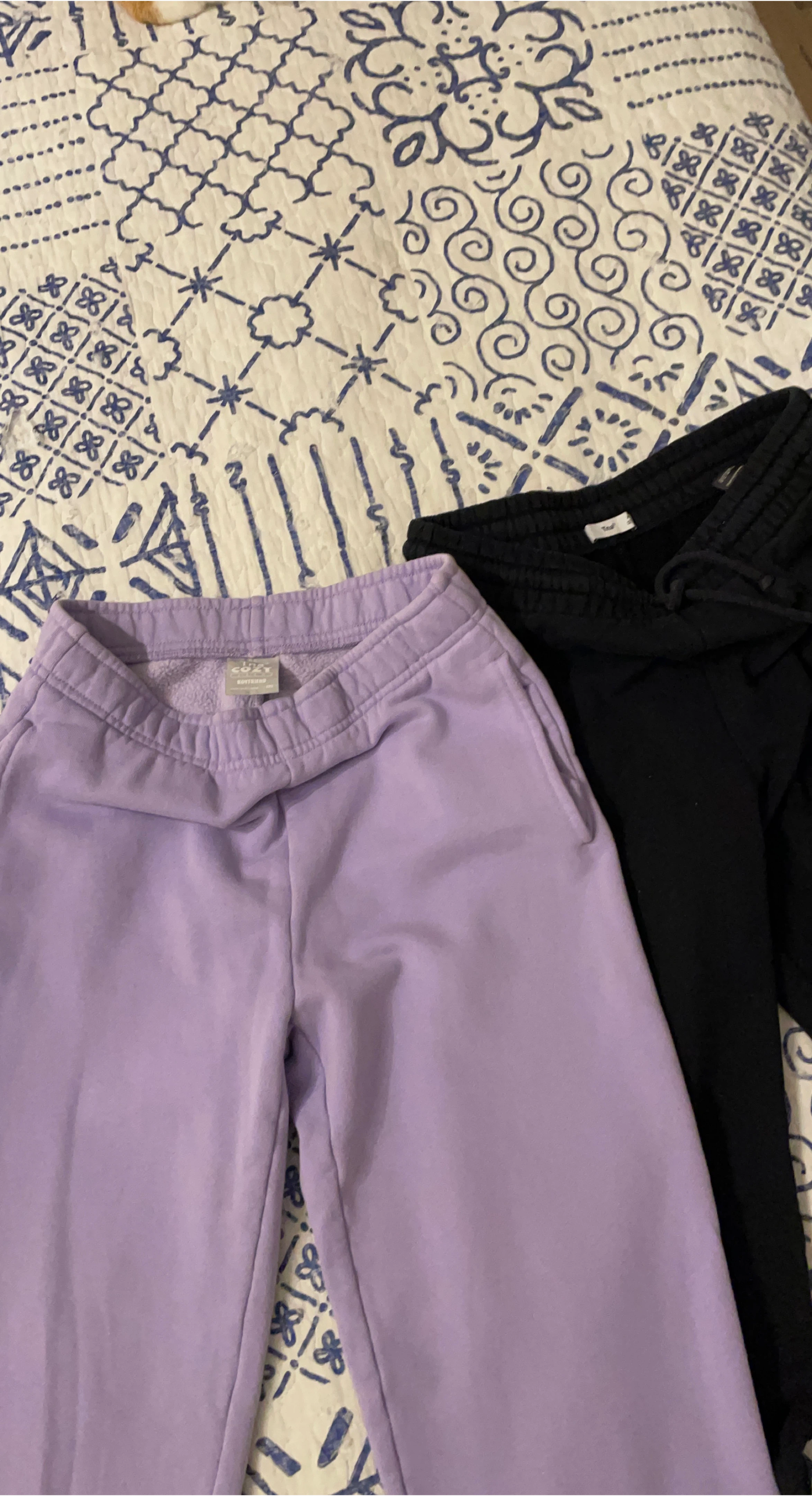 TNA Cozy Fleece Boyfriend & Black Sweatpants