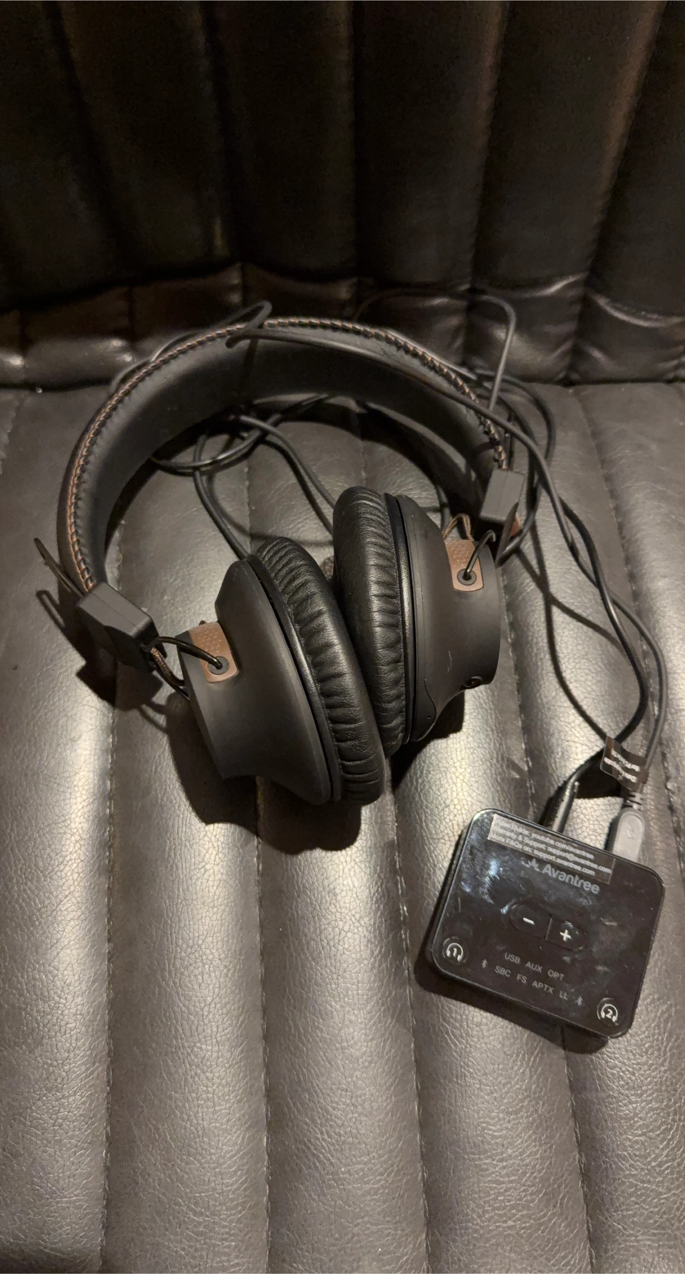 Avantree Headphones with Bluetooth Transmitter thumbnail