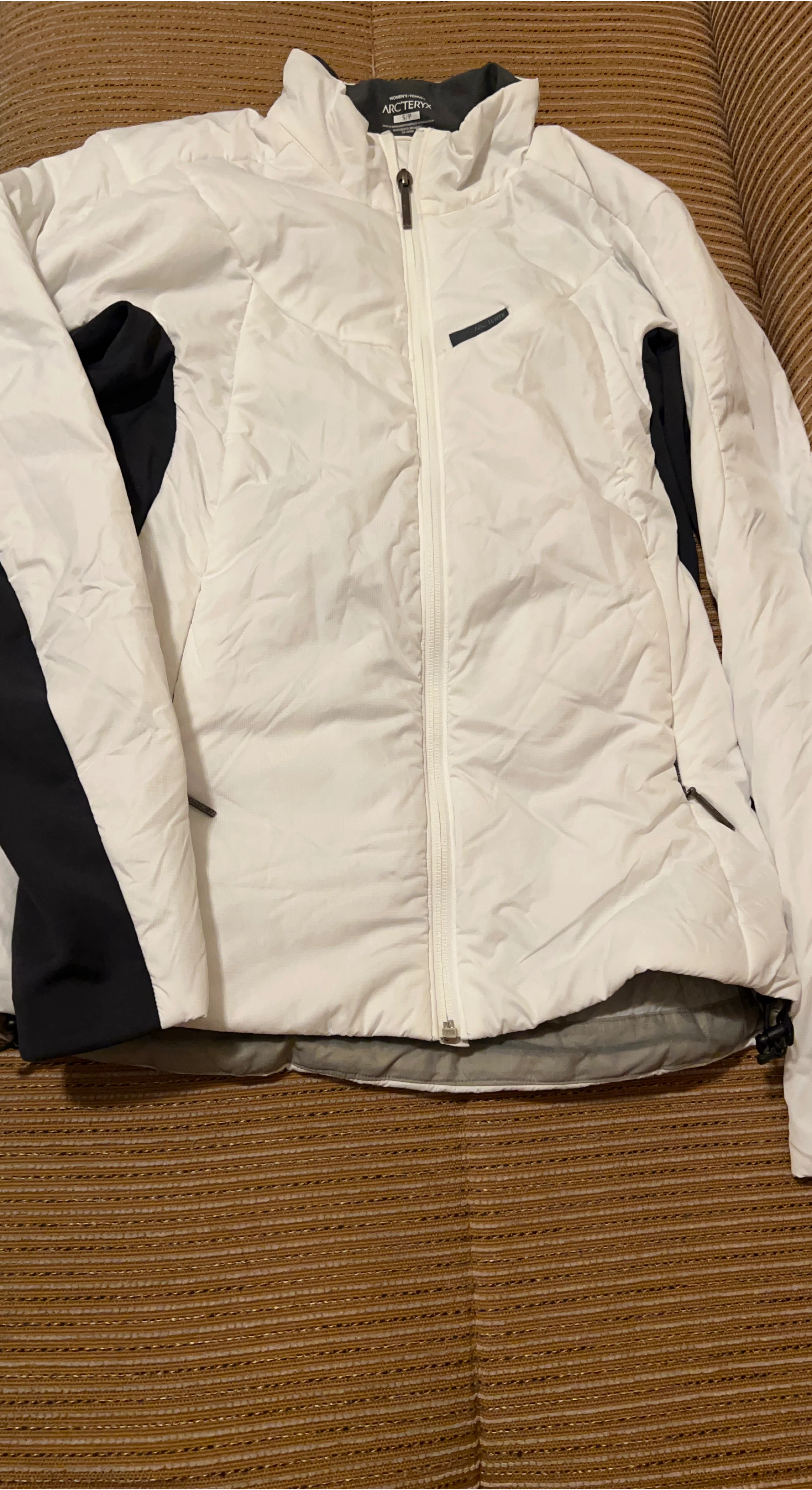 Arc'teryx Atom LT Insulated Jacket - Women's Small image indicator(1)
