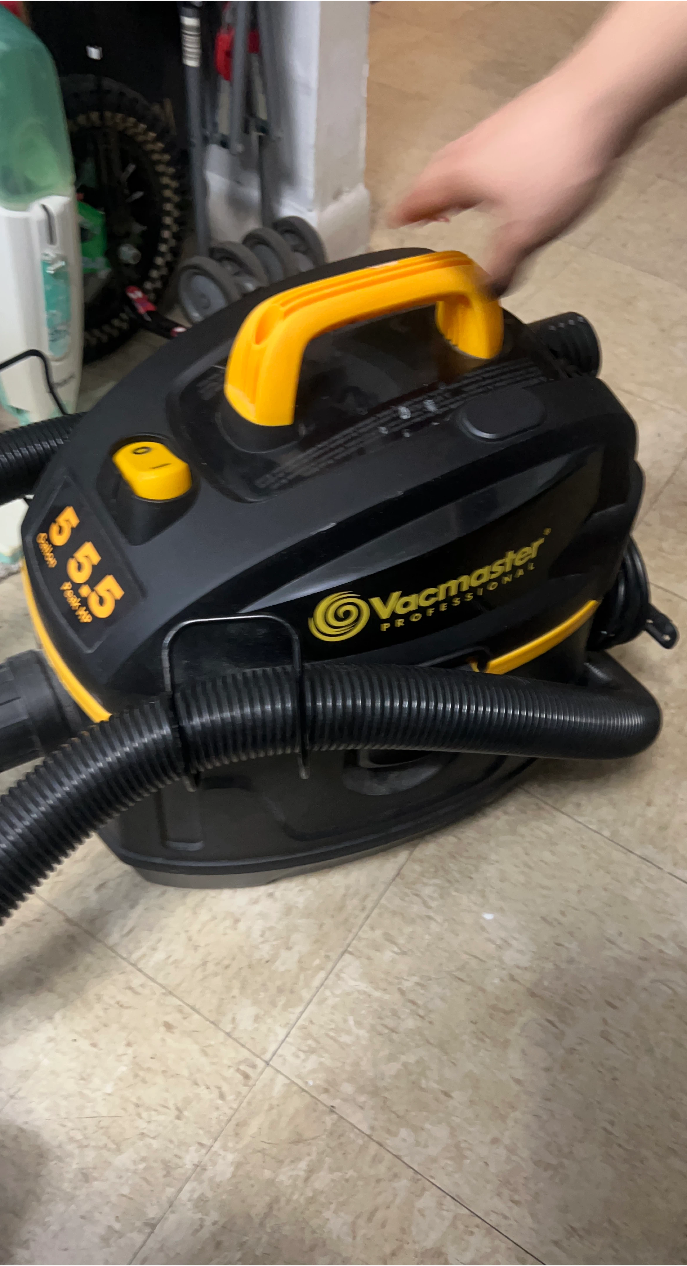 Vacmaster Professional 5.5 Gallon Wet/Dry Vac