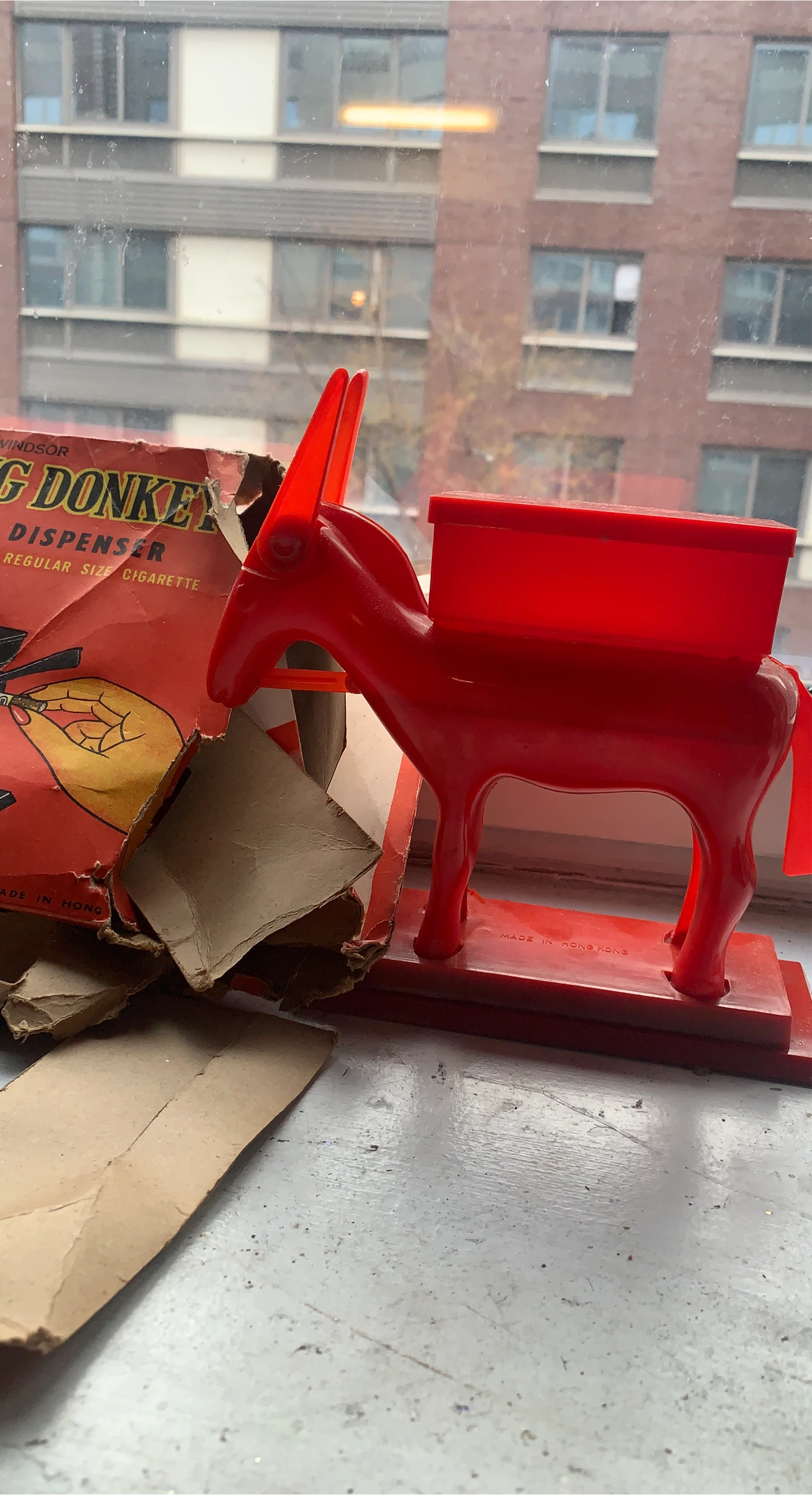 Vintage Windsor Cigarette Dispenser