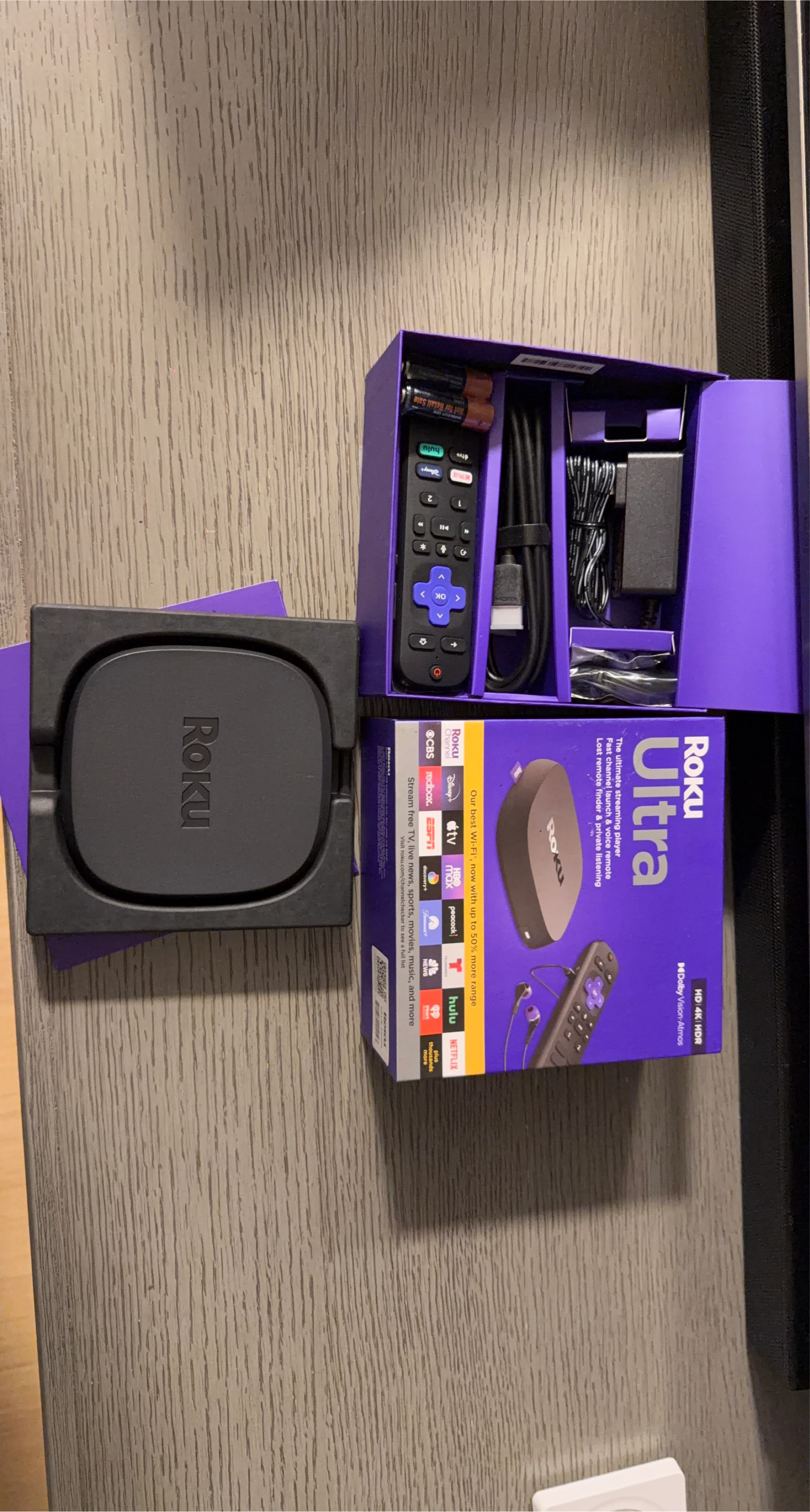 Roku Ultra Streaming Player - Like New! thumbnail