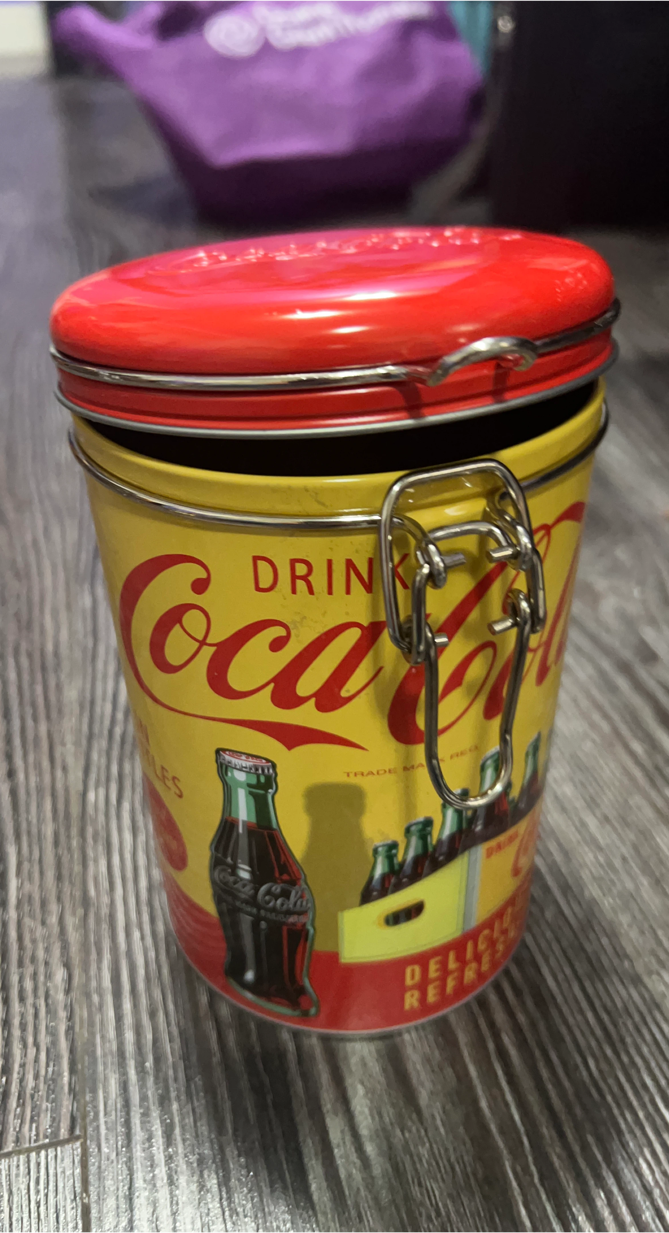 Coca-Cola Tin Storage Container🥕 thumbnail