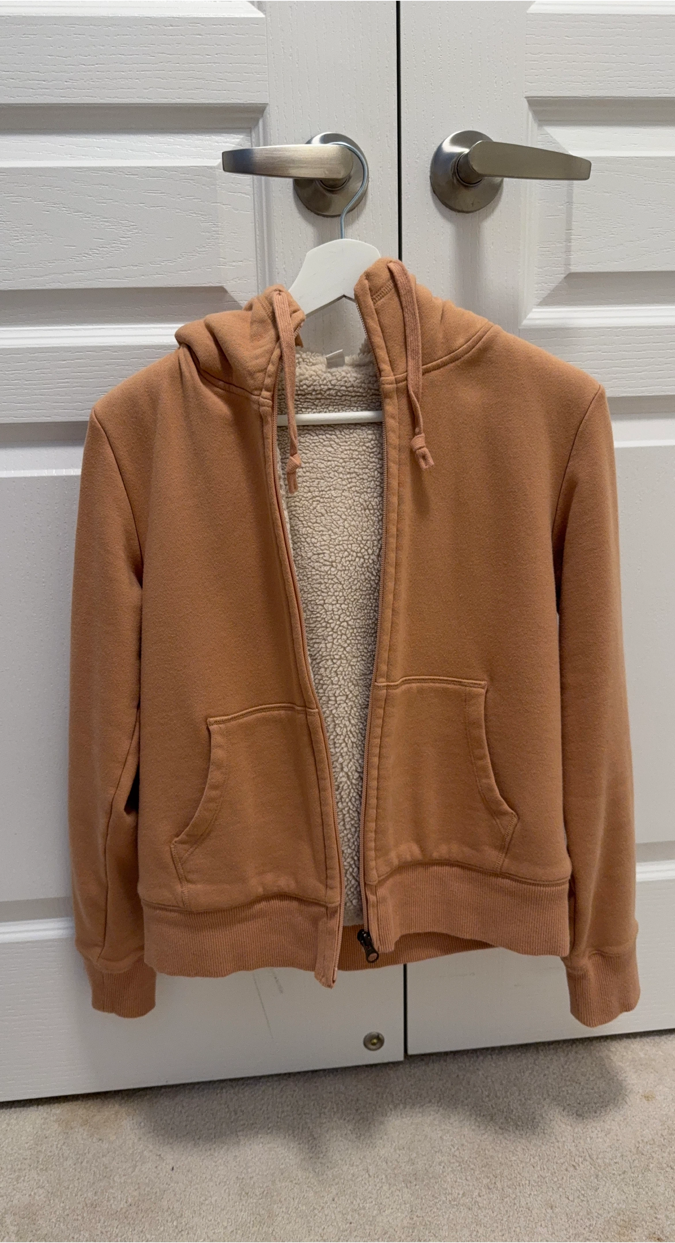 Uniqlo XS Beige Sherpa-Lined Hoodie
