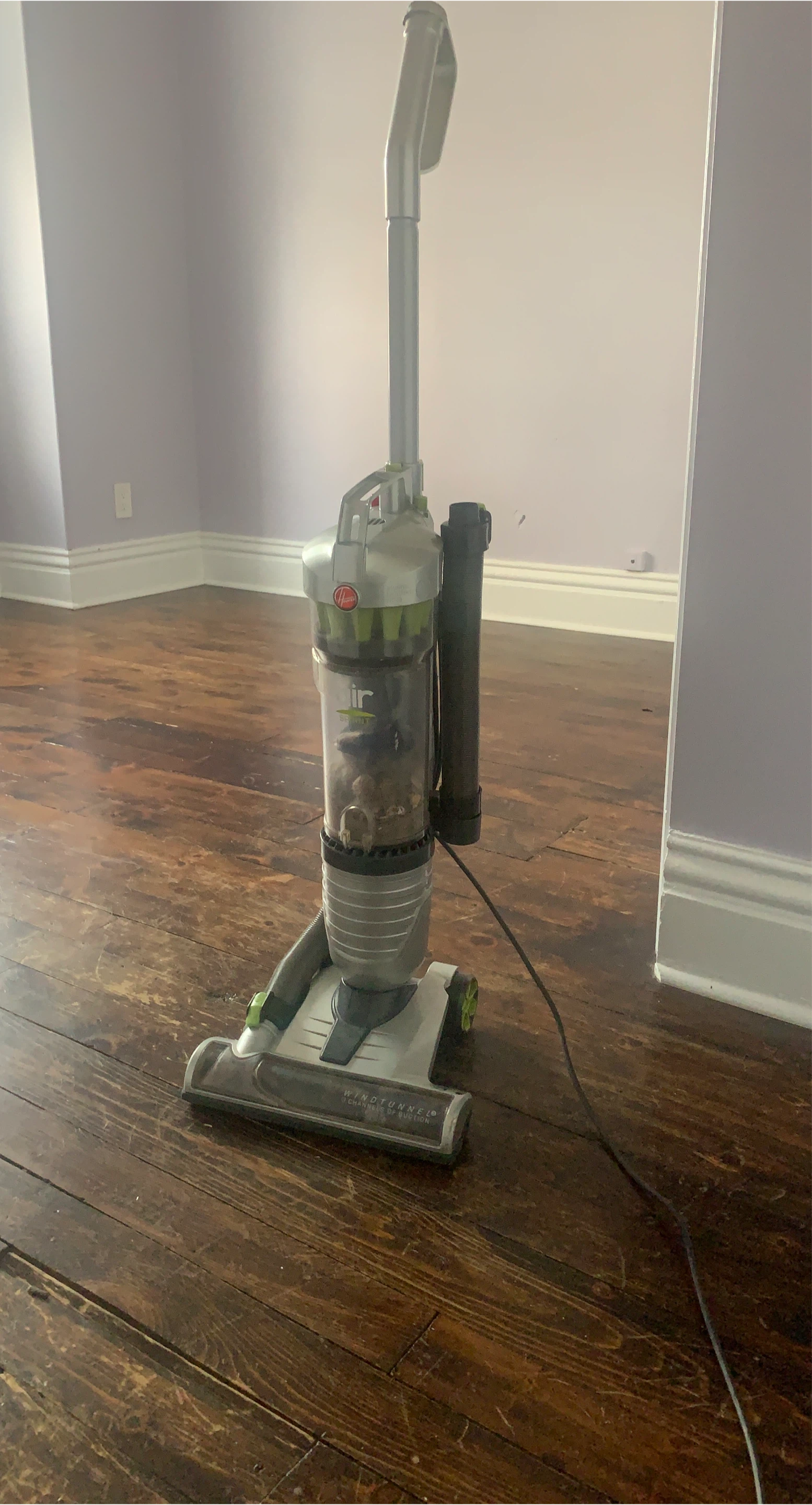 Hoover WindTunnel Vacuum thumbnail