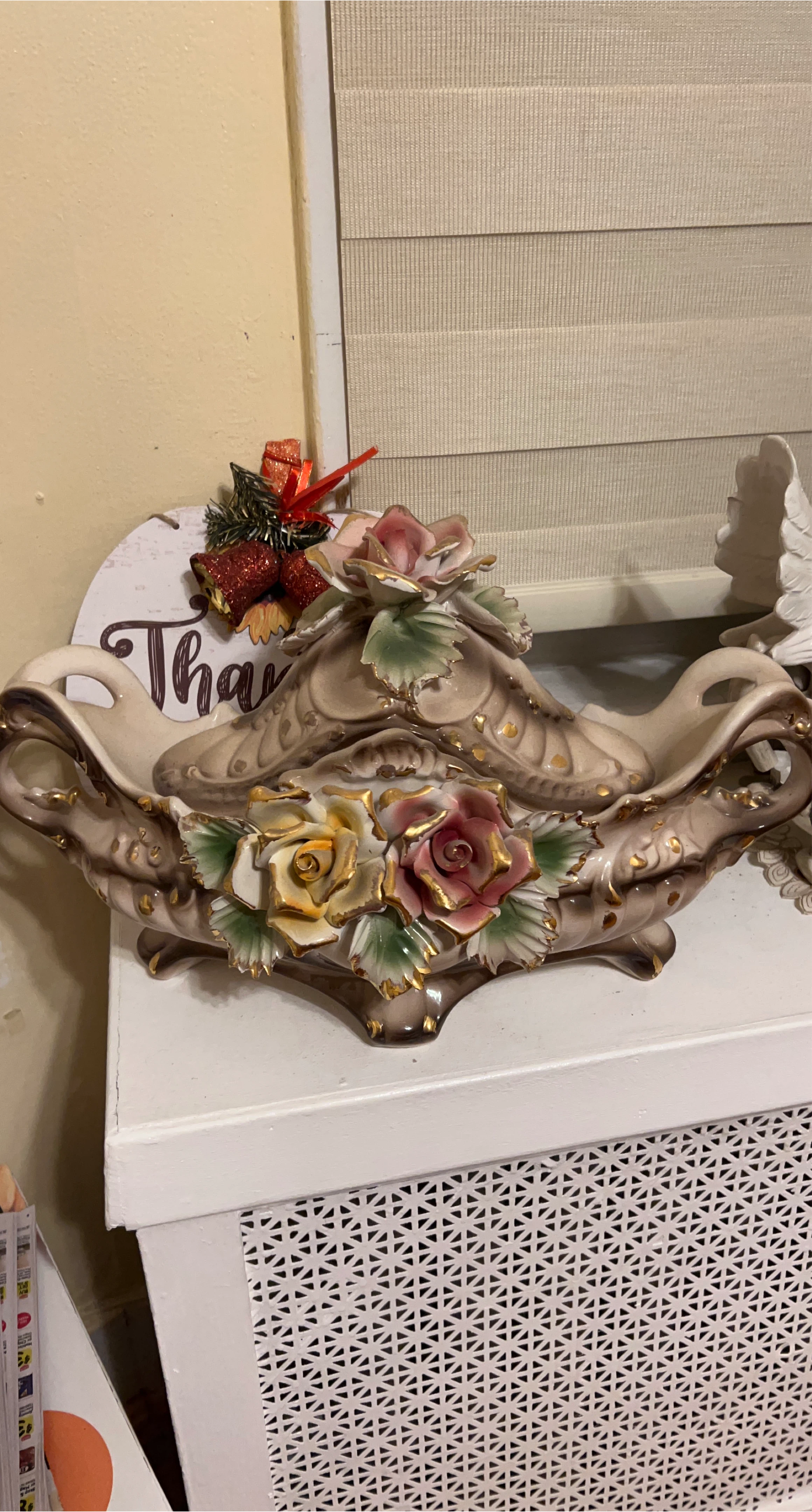 Vintage Ceramic Floral Centerpiece thumbnail