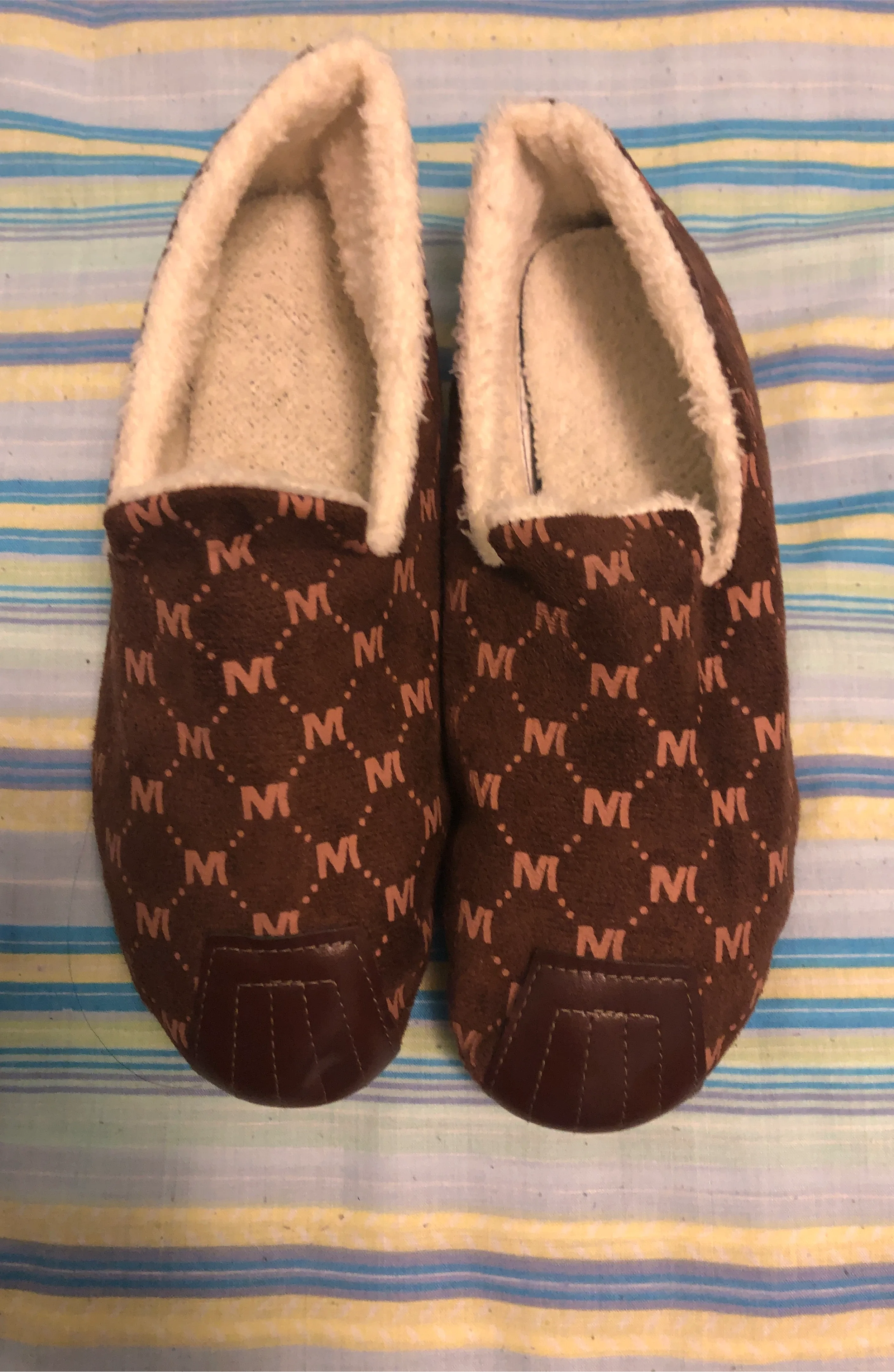 A New Brown Patterned Slippers Size 7.5/8